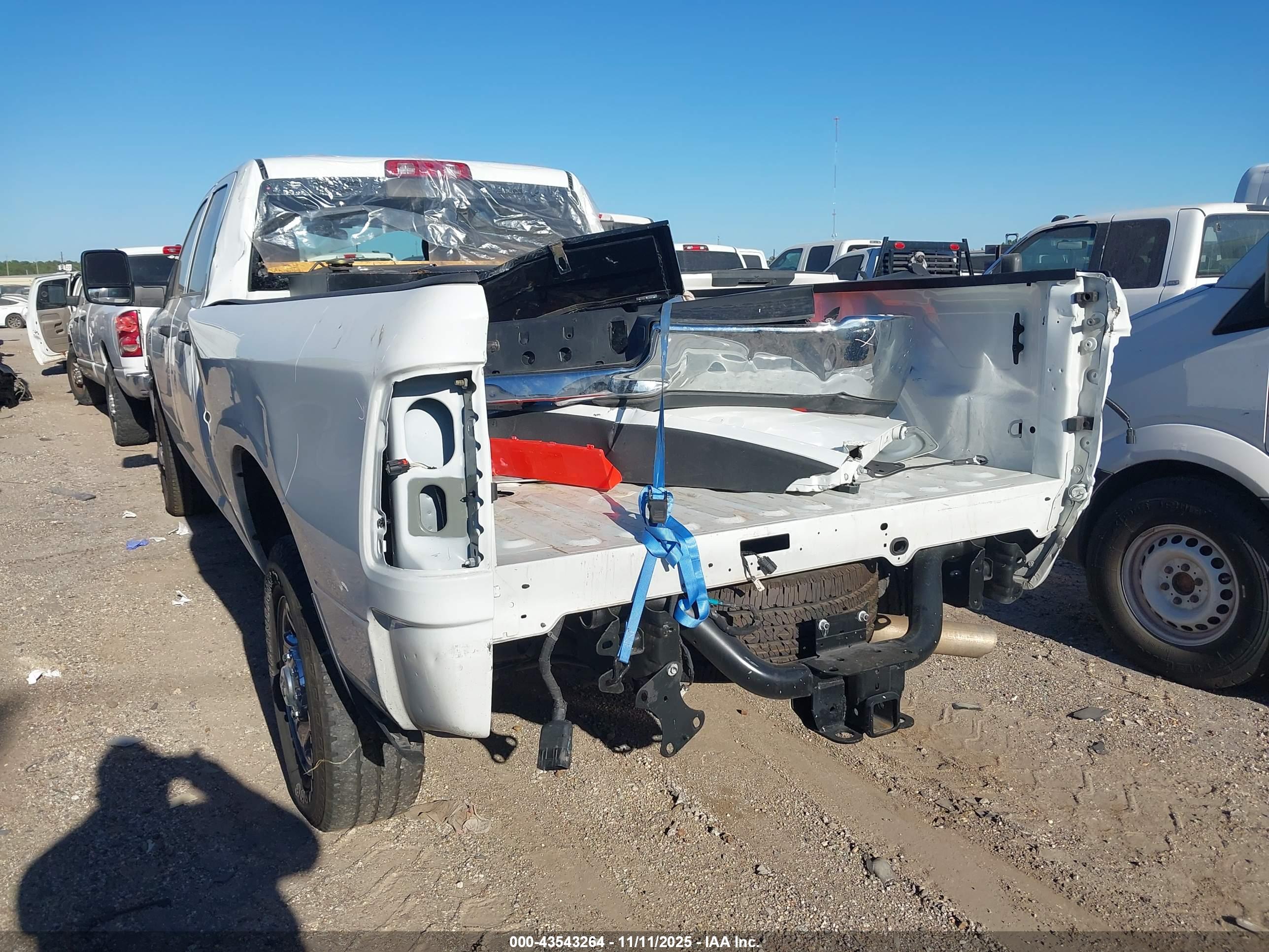 RAM 2500 image 3