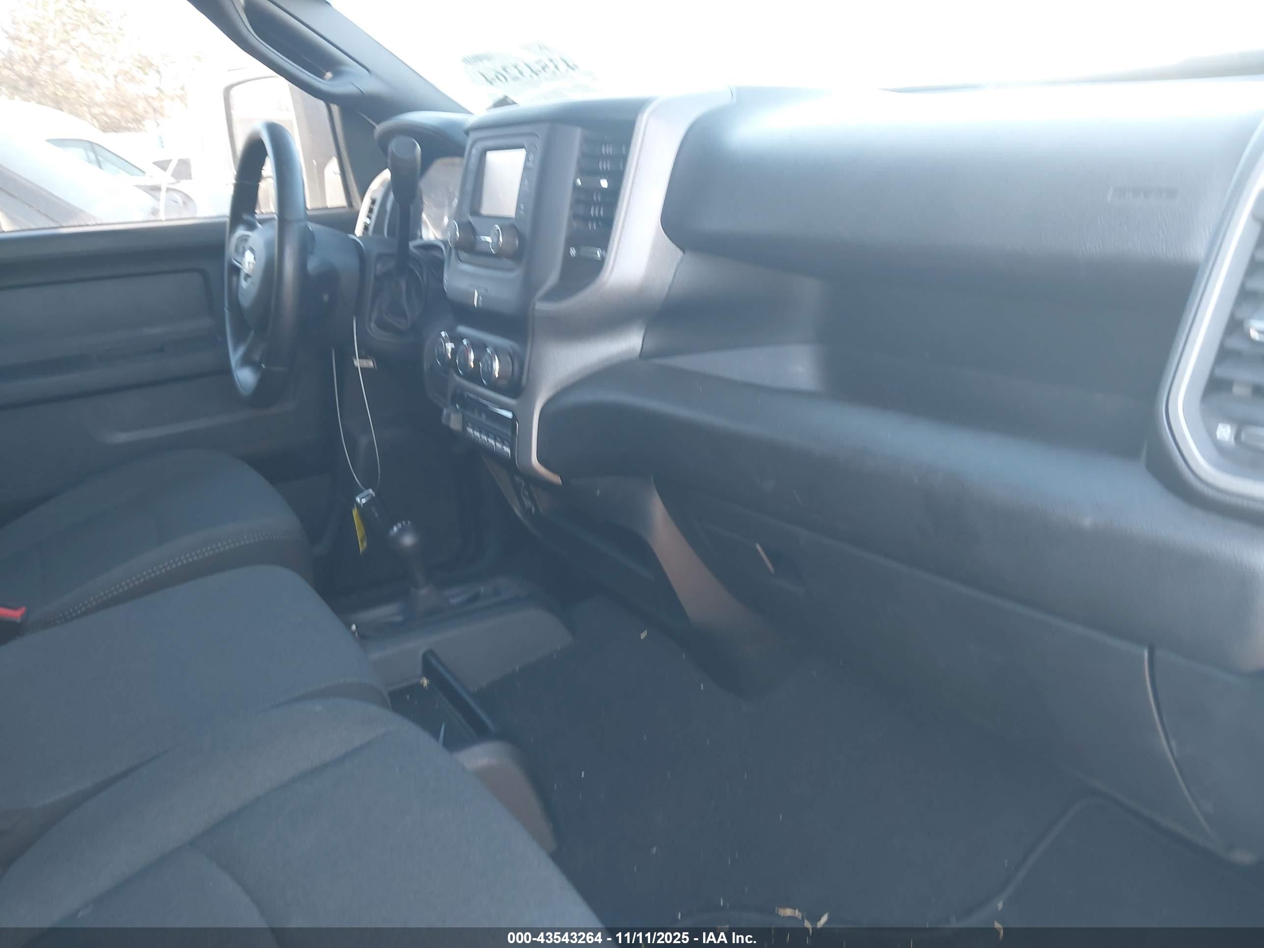 RAM 2500 image 5