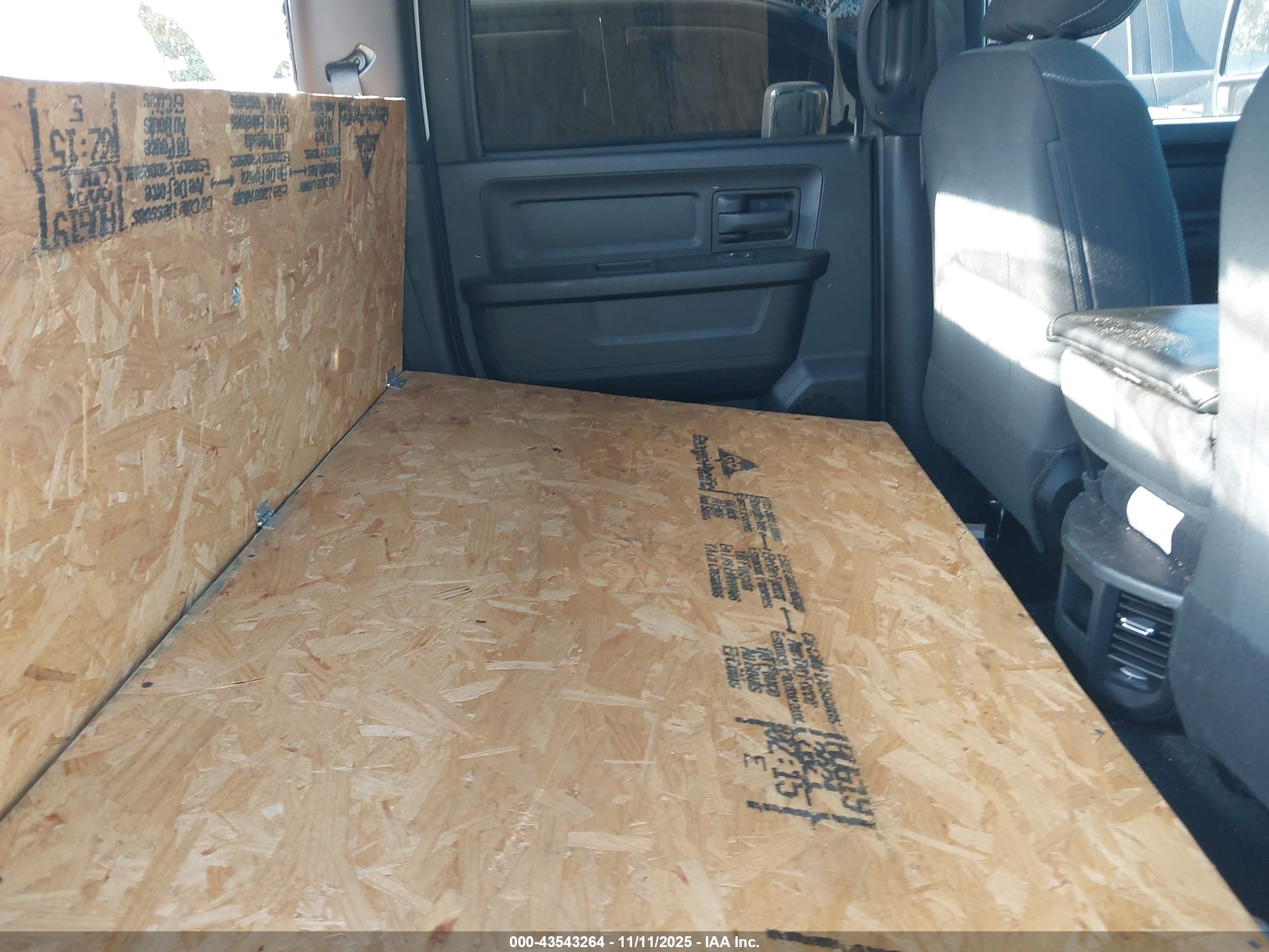 RAM 2500 image 8