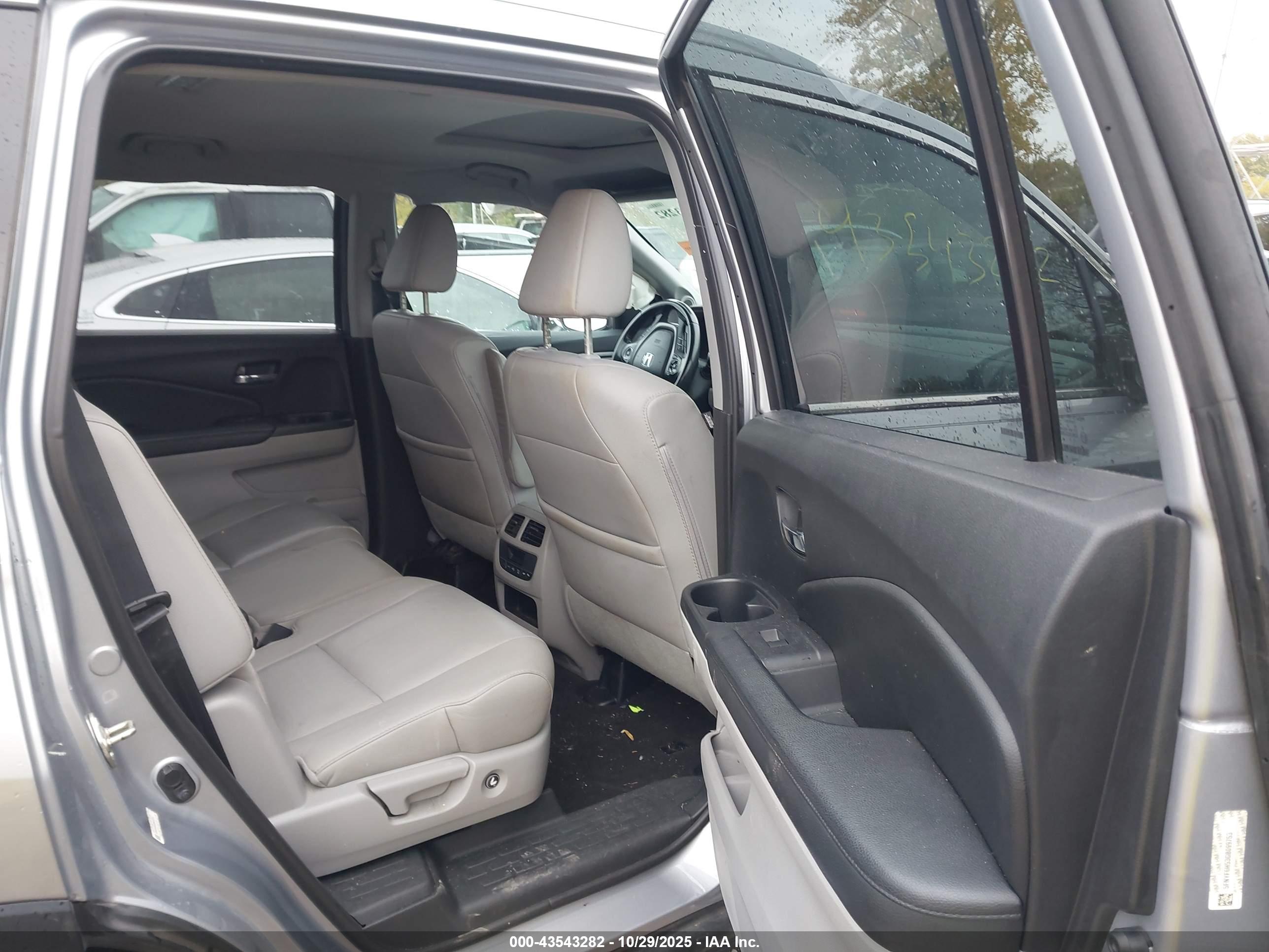 HONDA PILOT image 8