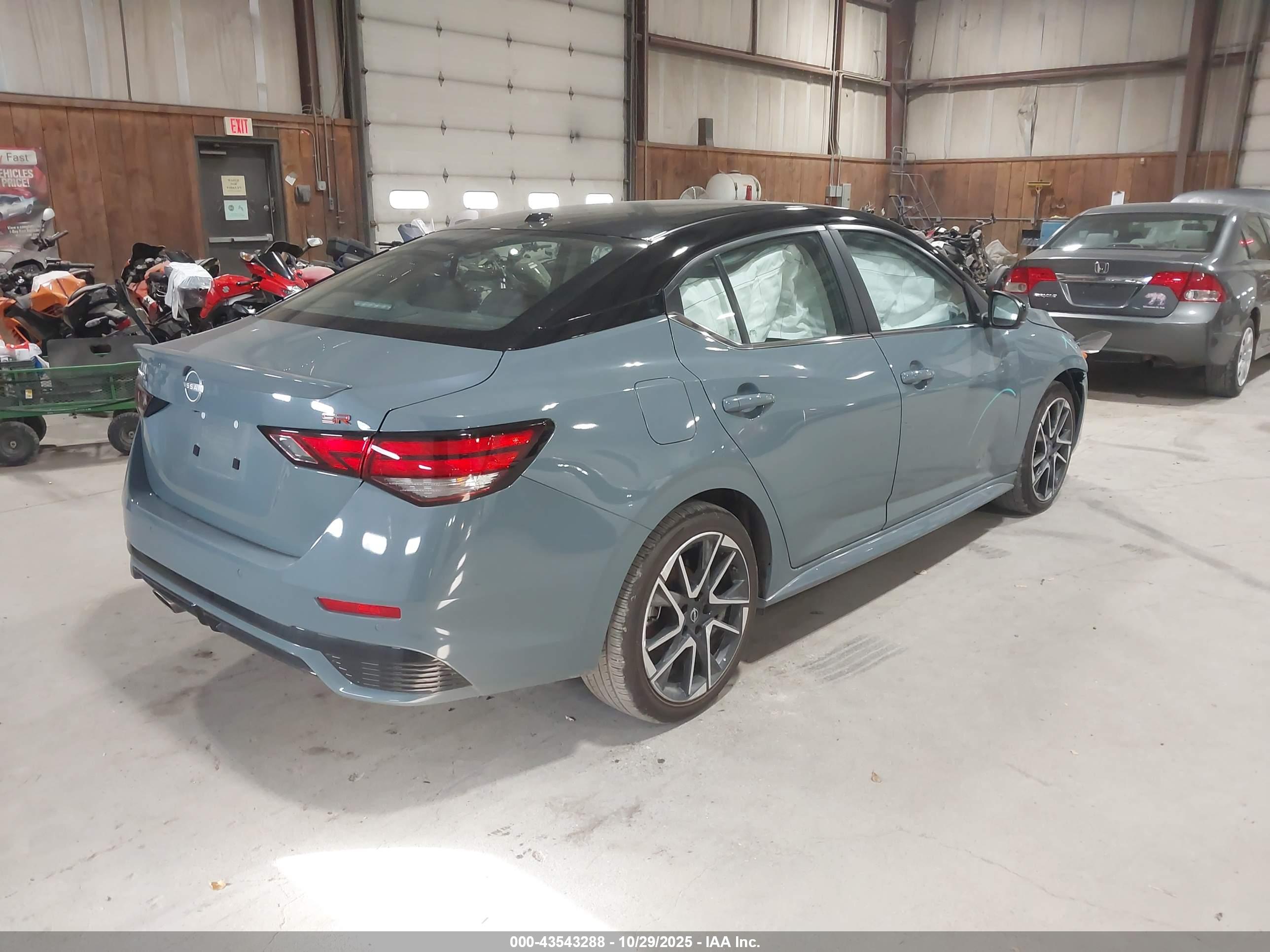 NISSAN SENTRA image 4