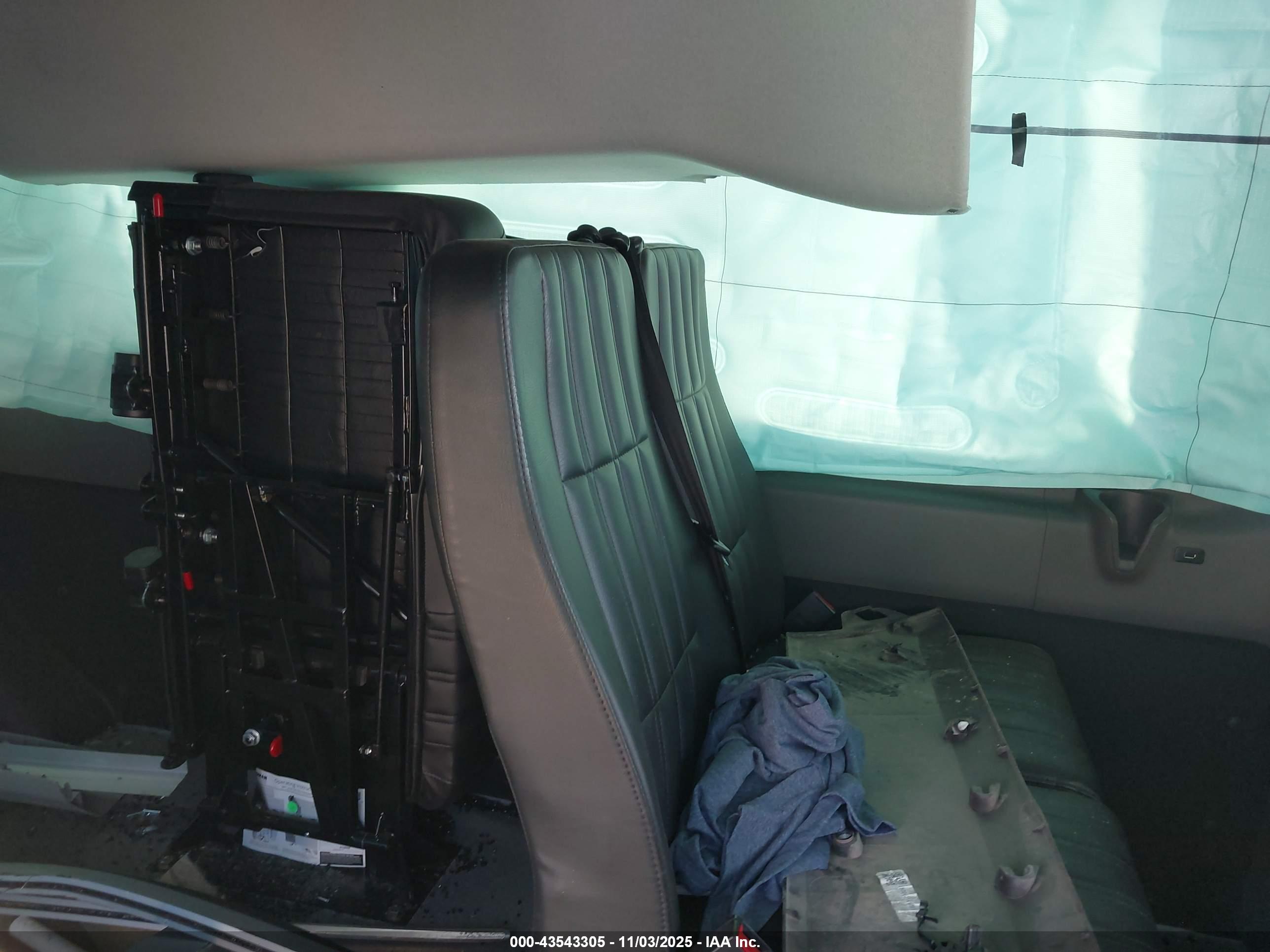 FORD TRANSIT-350 image 8