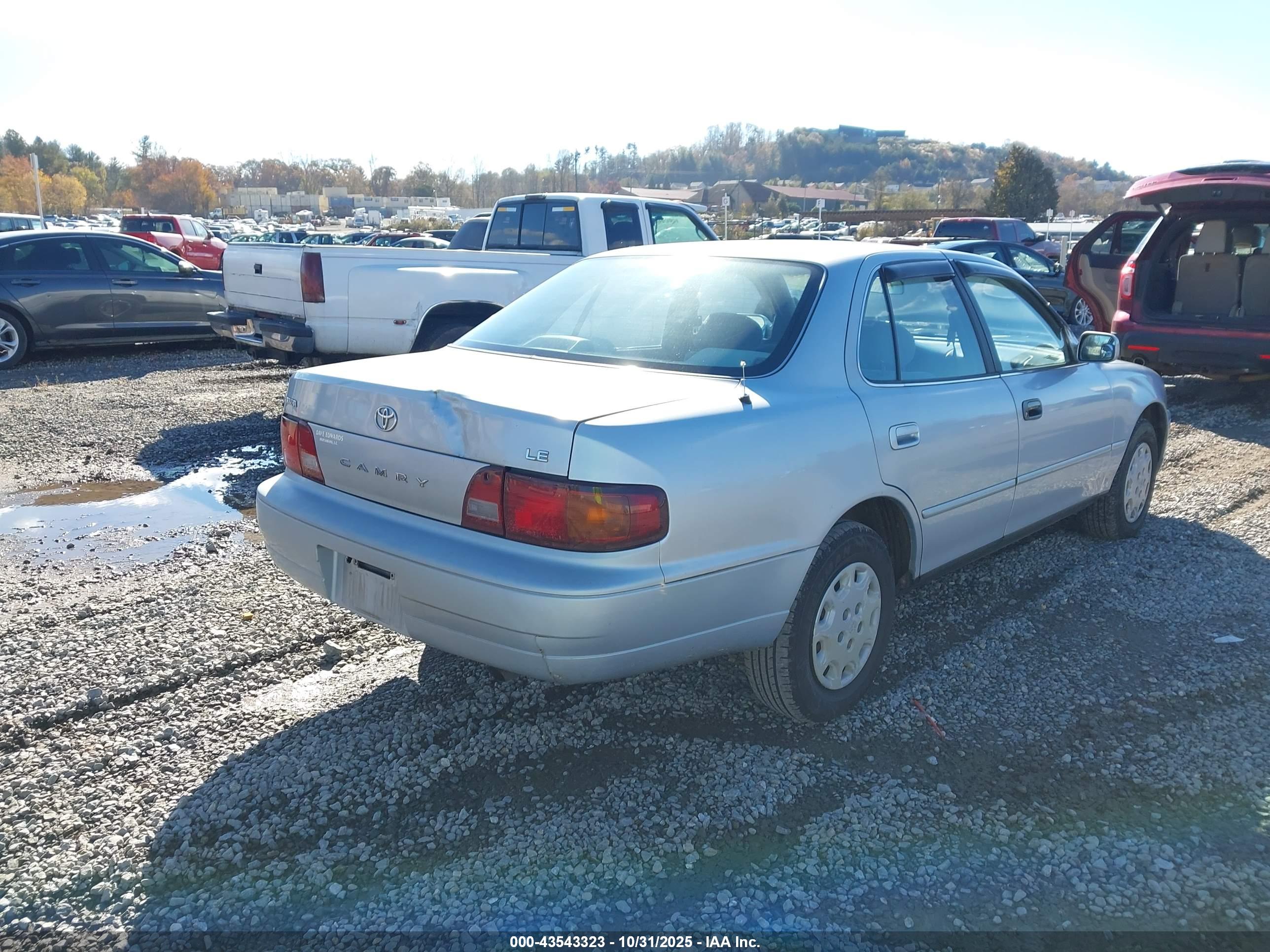 TOYOTA CAMRY image 4
