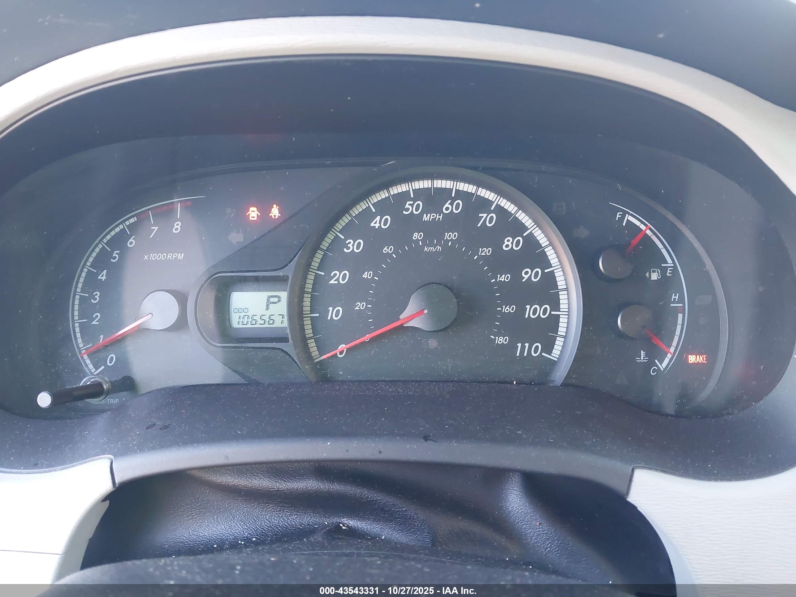 TOYOTA SIENNA image 7