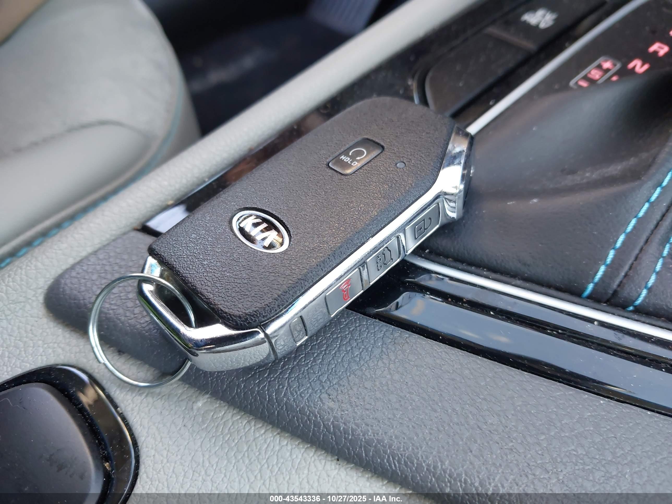 KIA NIRO image 11