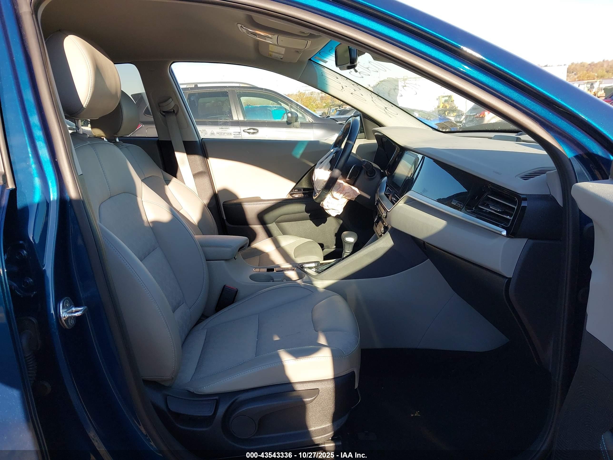 KIA NIRO image 5
