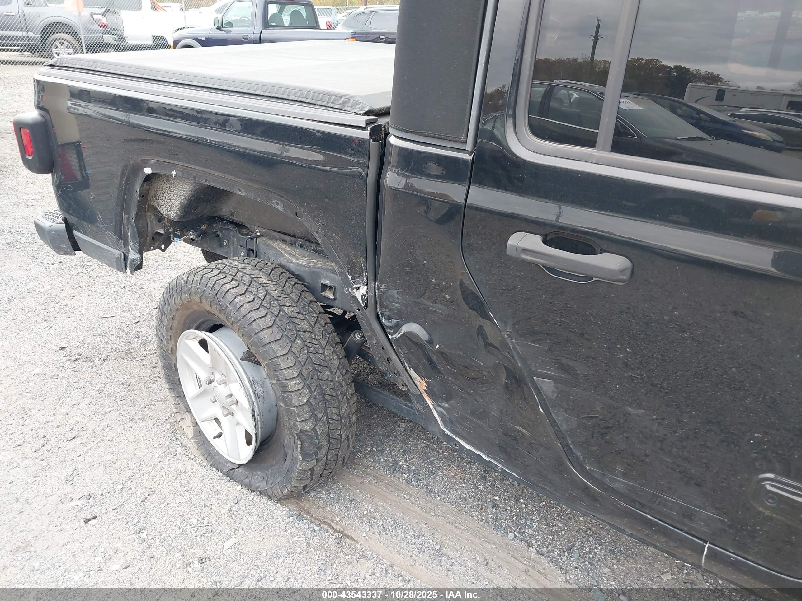 JEEP GLADIATOR image 6