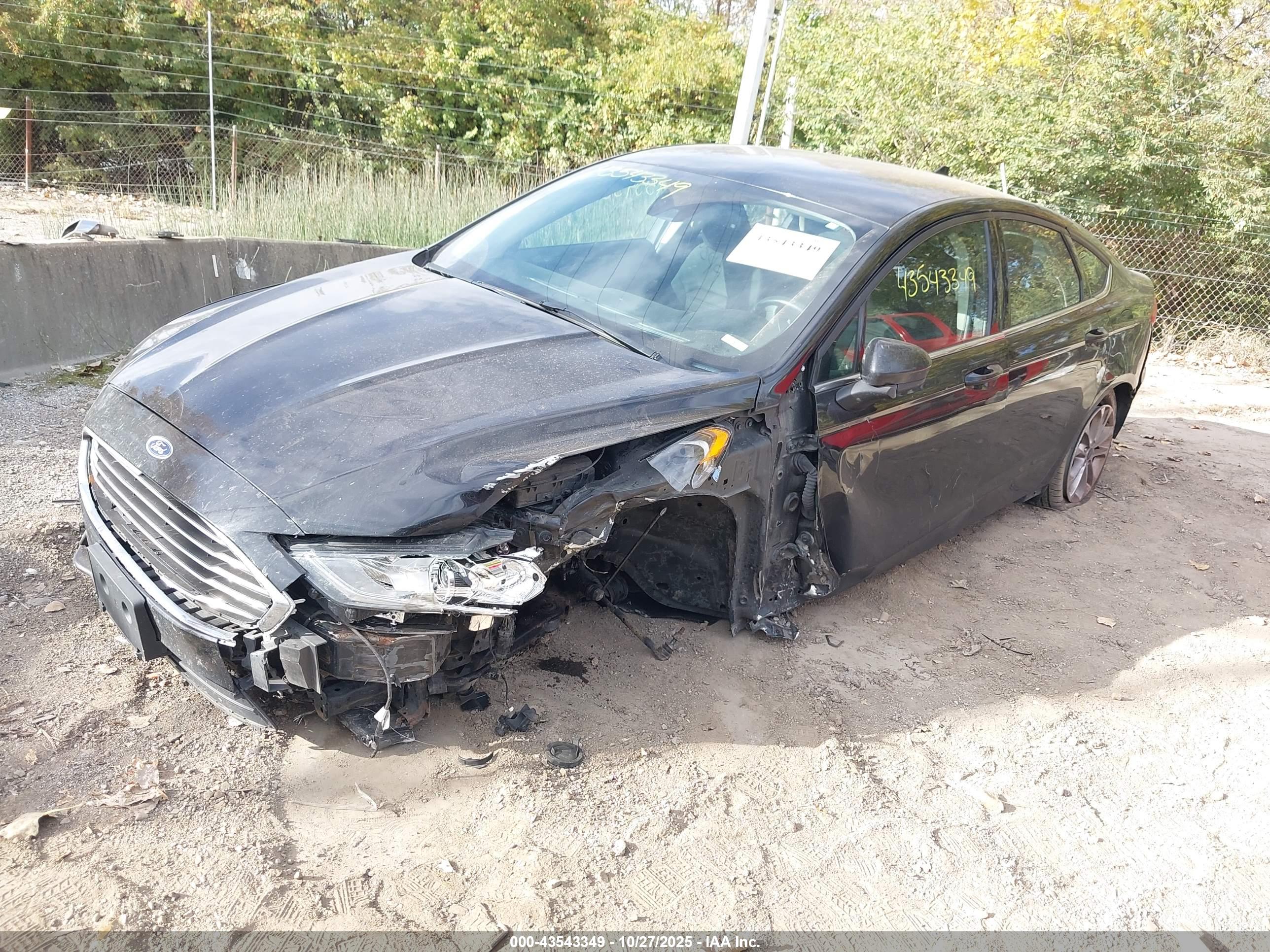 FORD FUSION image 2