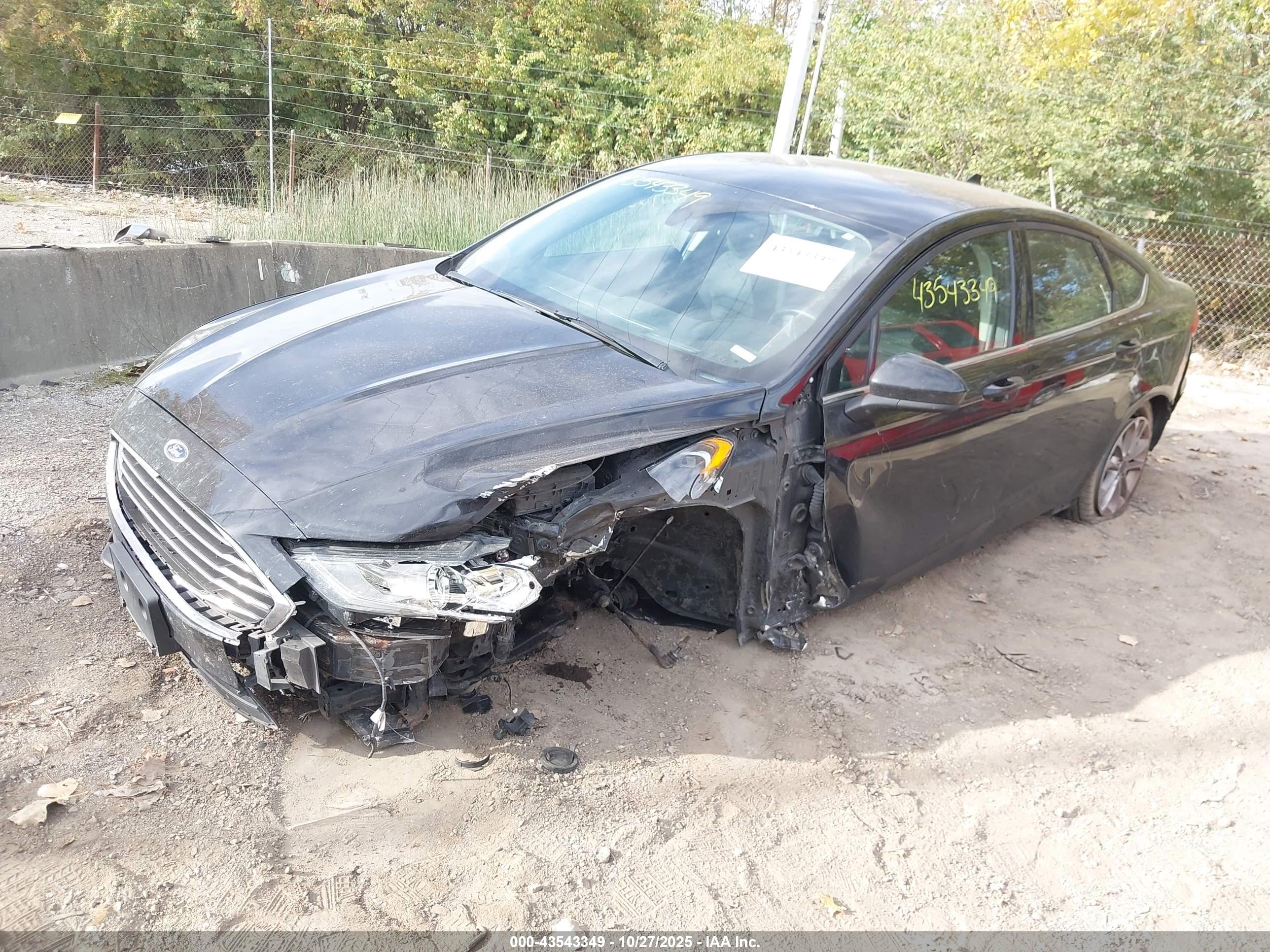 FORD FUSION image 6