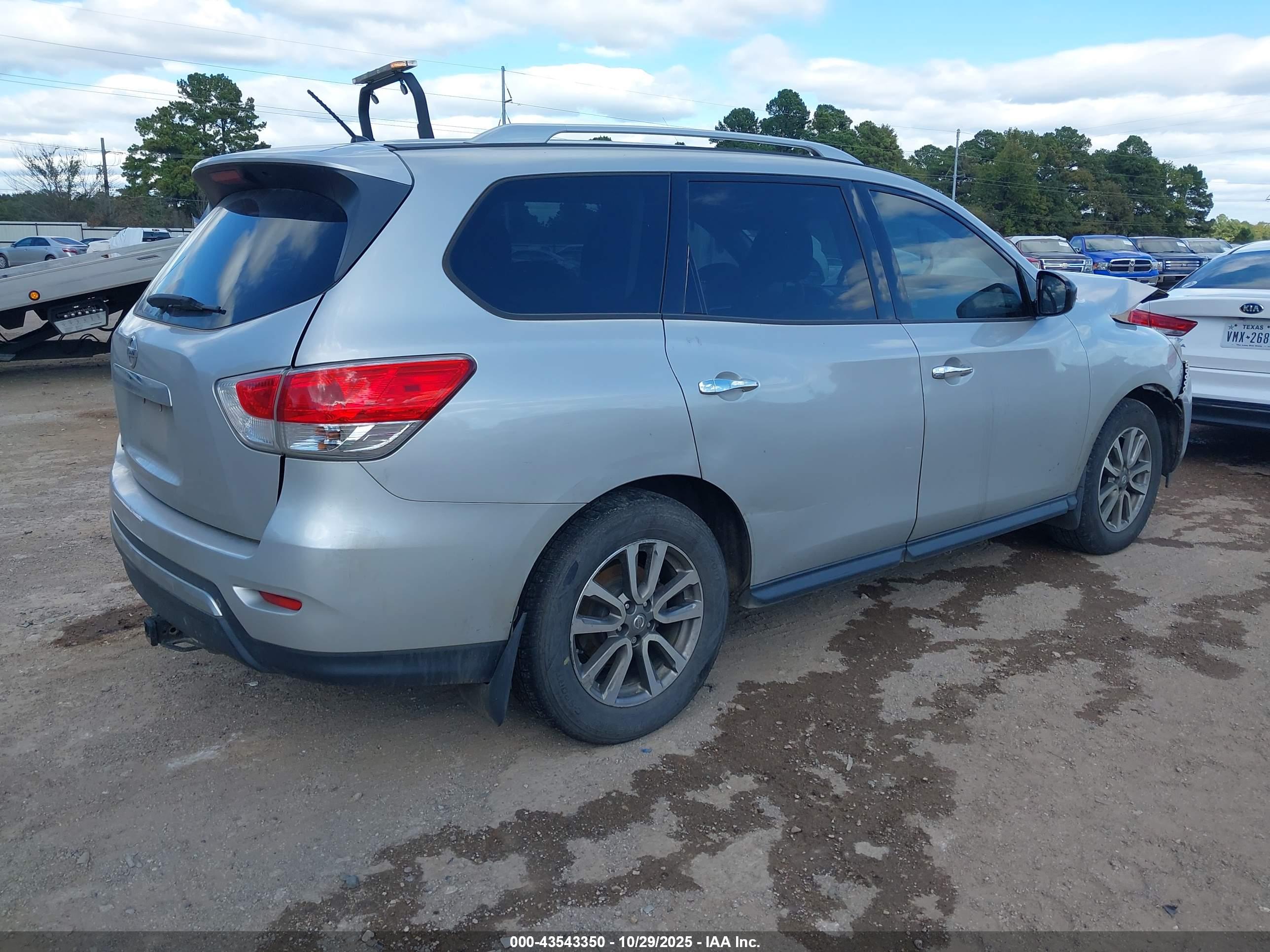 NISSAN PATHFINDER image 4