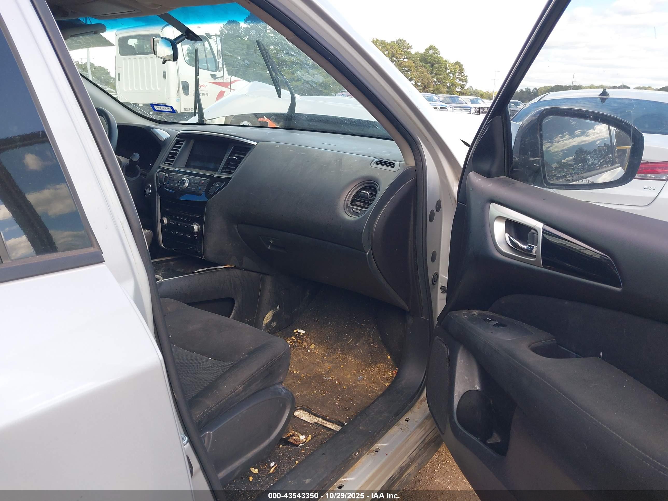 NISSAN PATHFINDER image 5