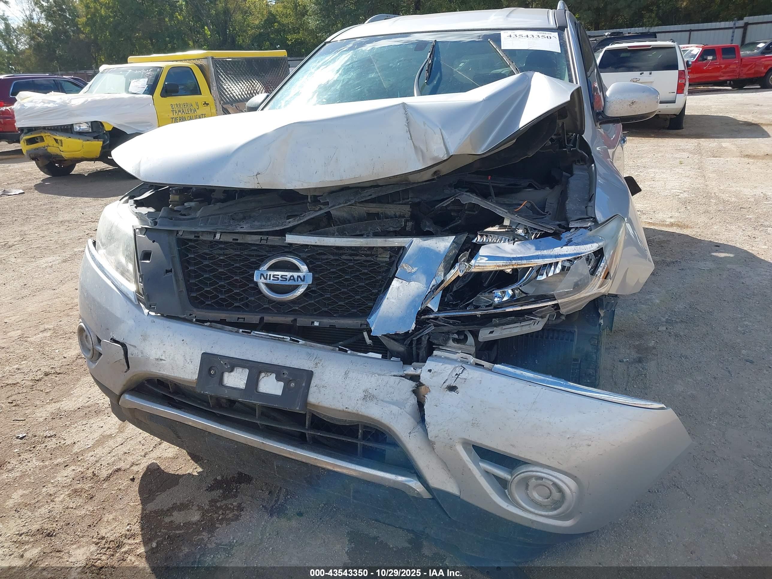 NISSAN PATHFINDER image 6