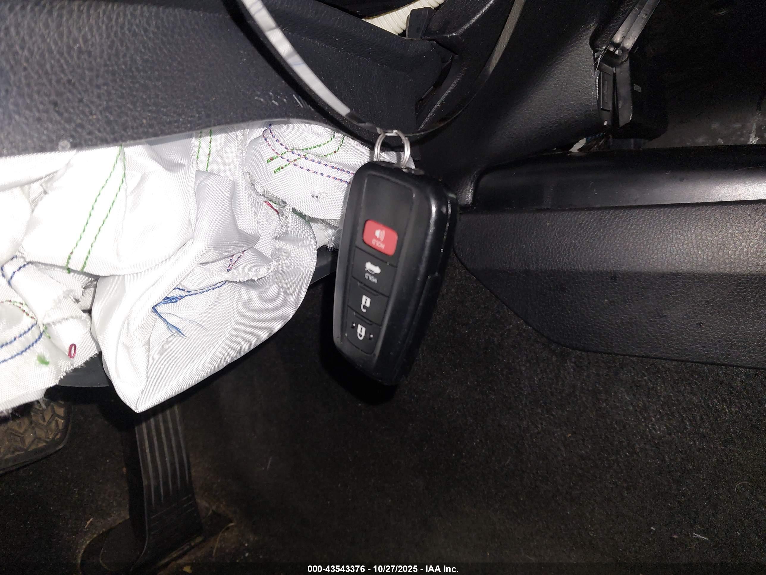 TOYOTA CAMRY image 11