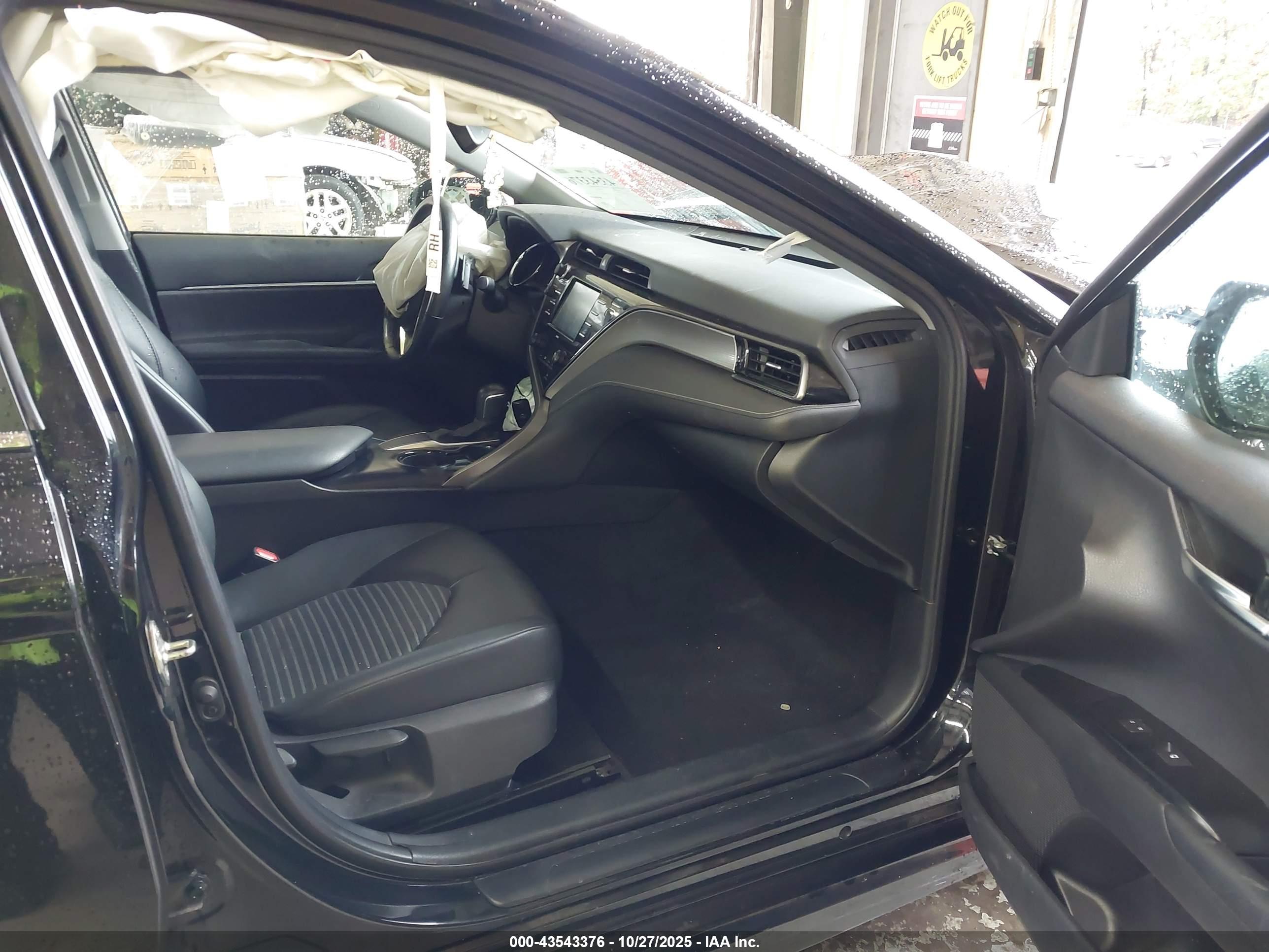 TOYOTA CAMRY image 5