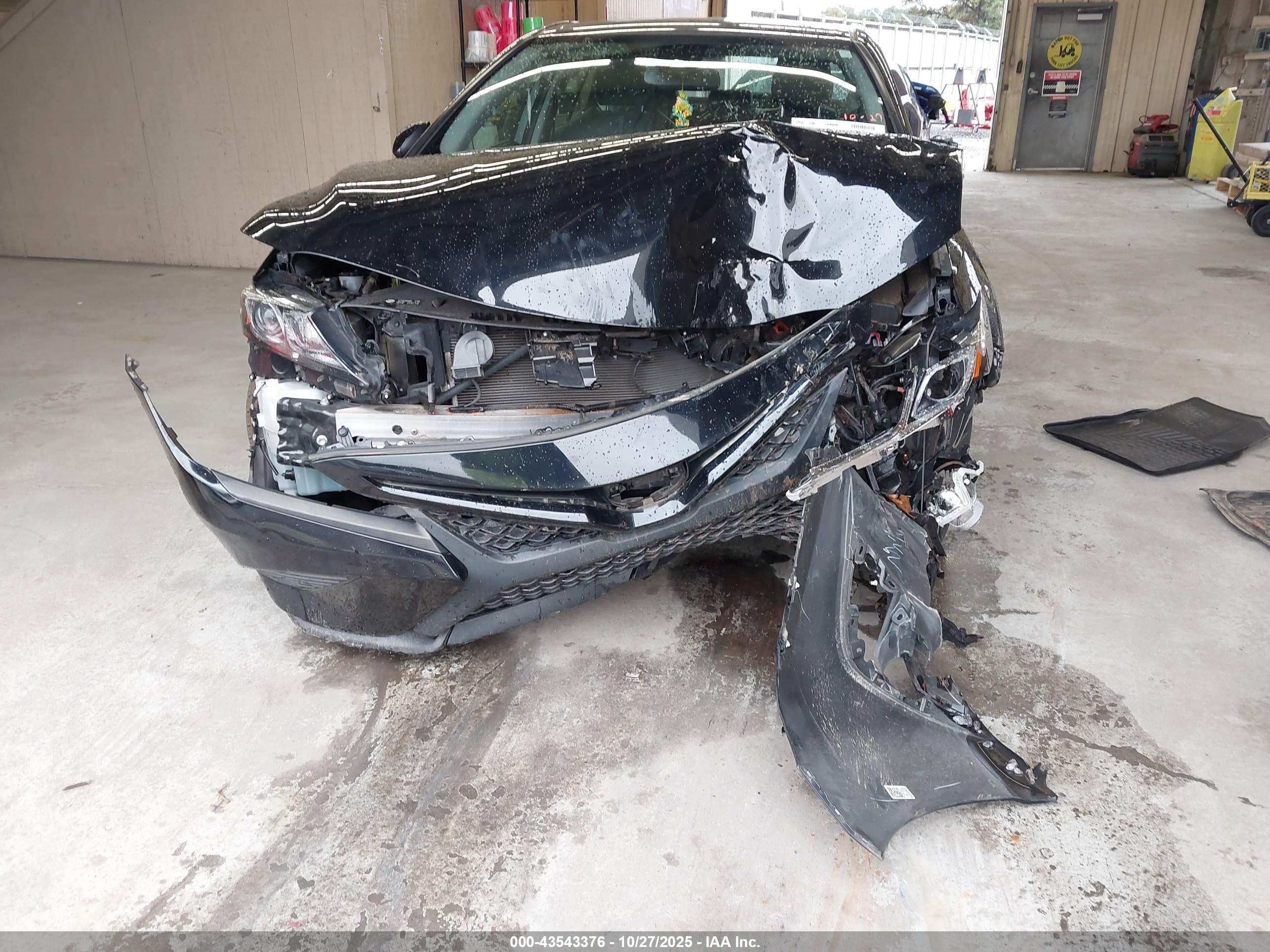 TOYOTA CAMRY image 6