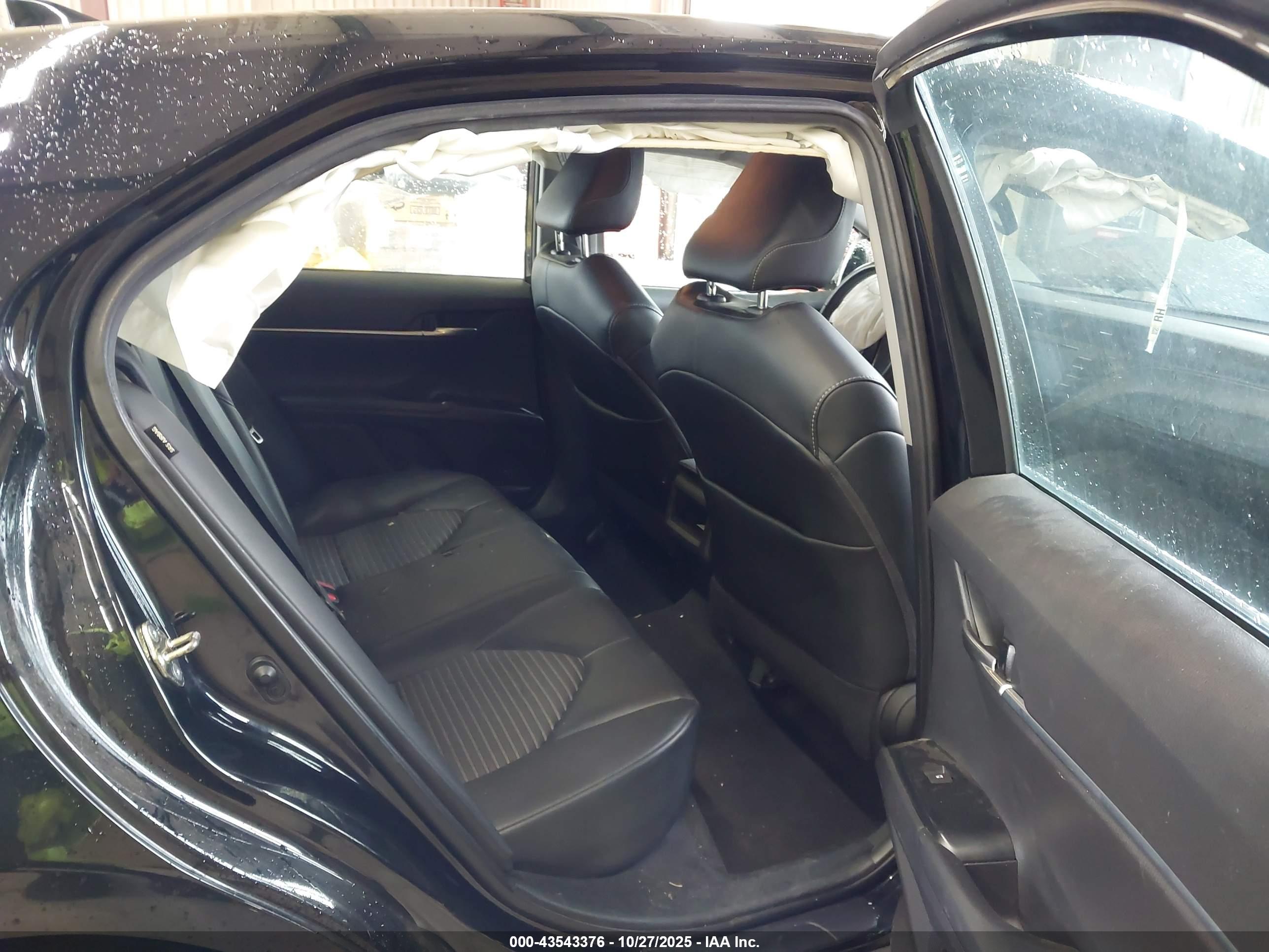 TOYOTA CAMRY image 8