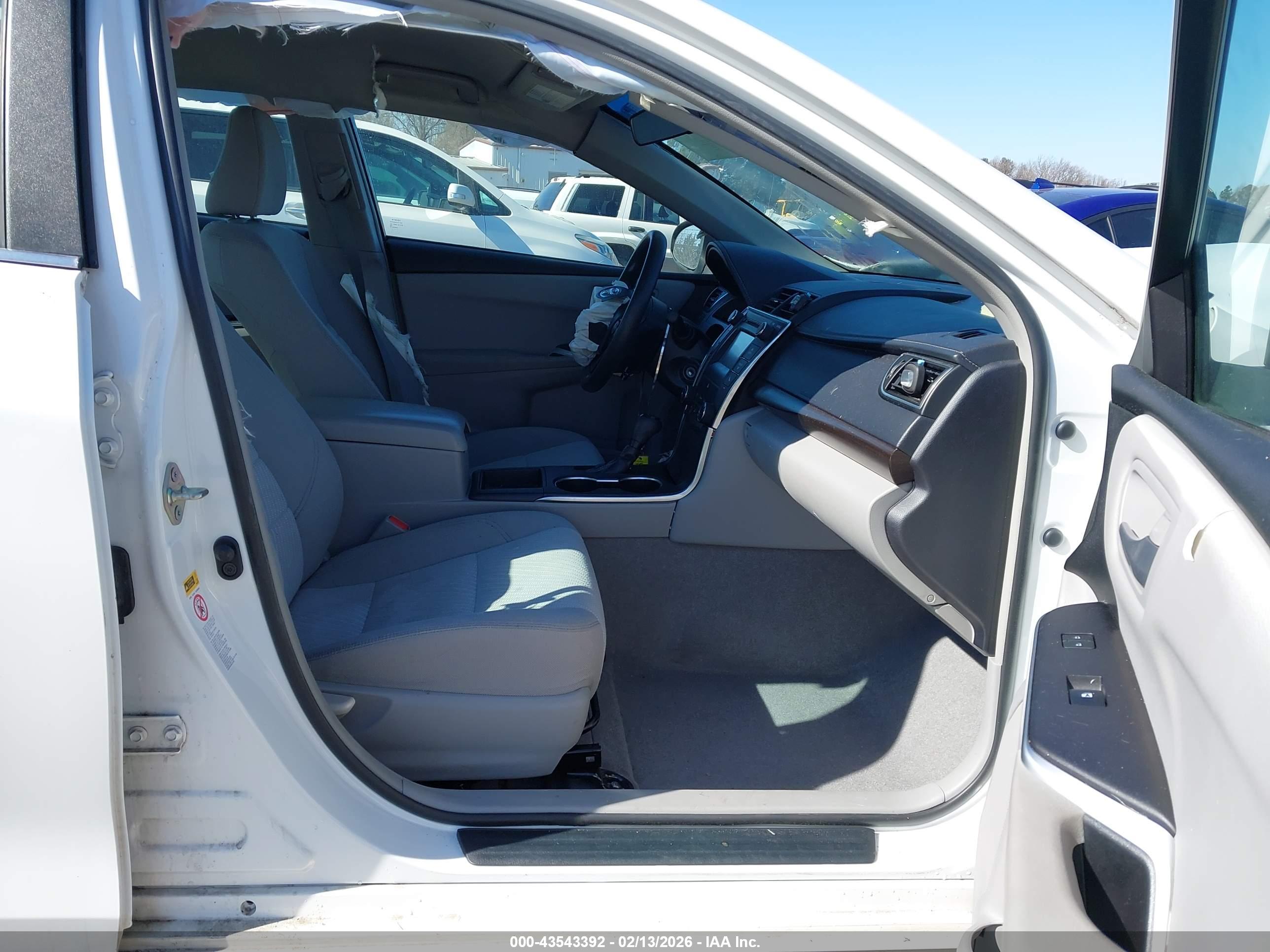 TOYOTA CAMRY image 5