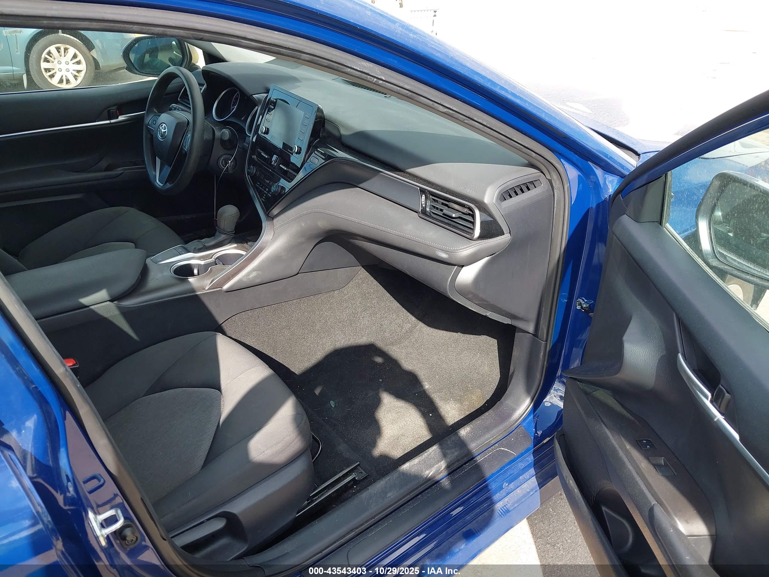 TOYOTA CAMRY image 5