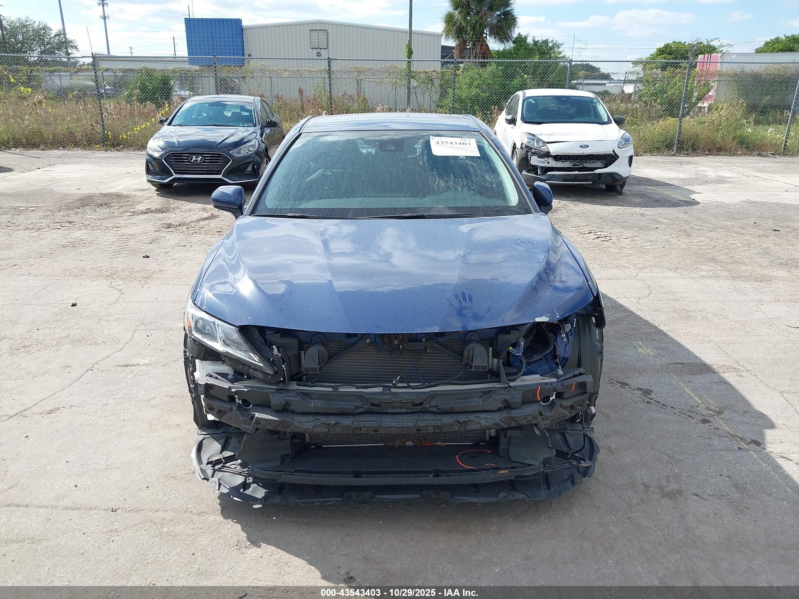 TOYOTA CAMRY image 6