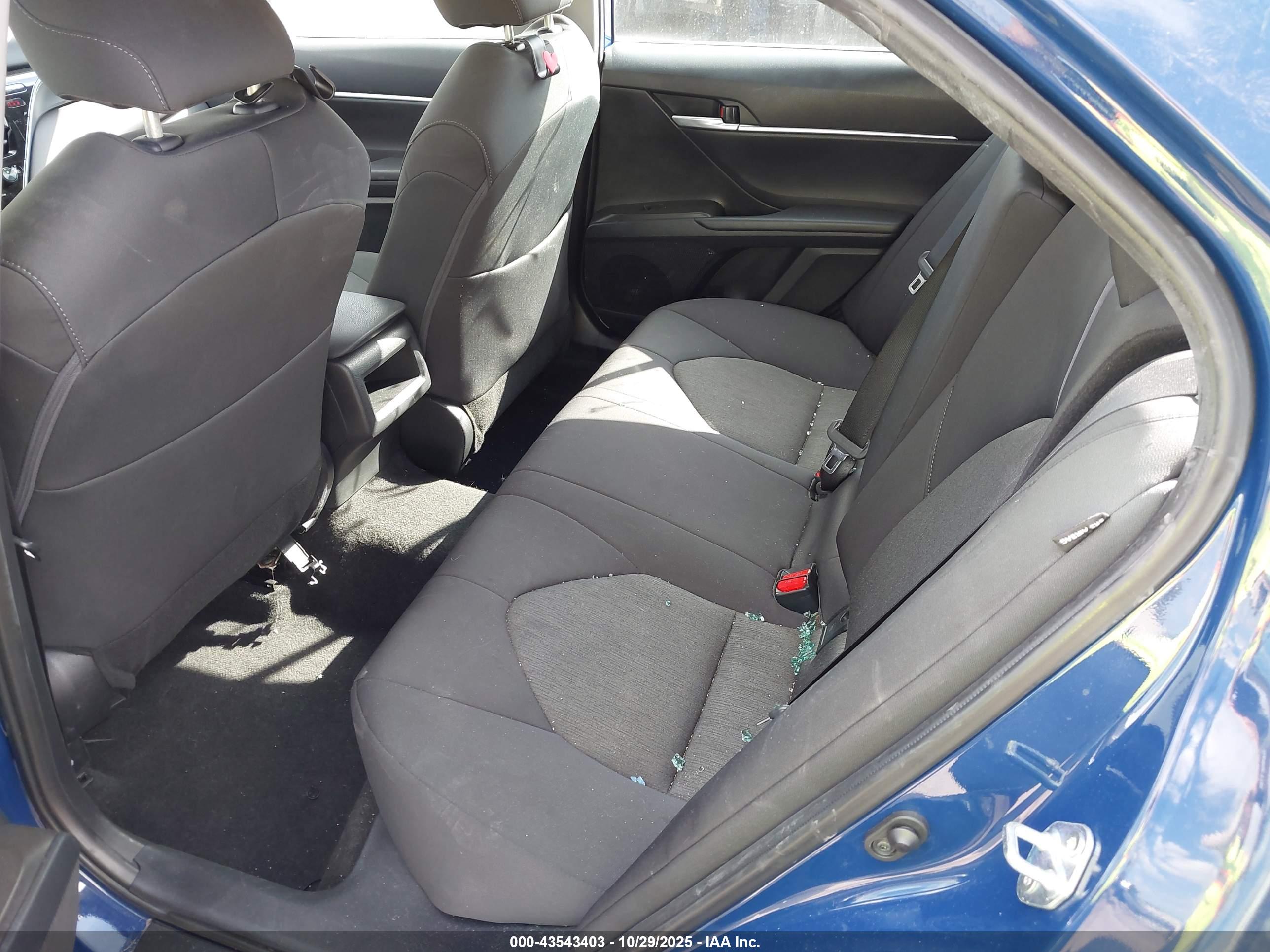 TOYOTA CAMRY image 8