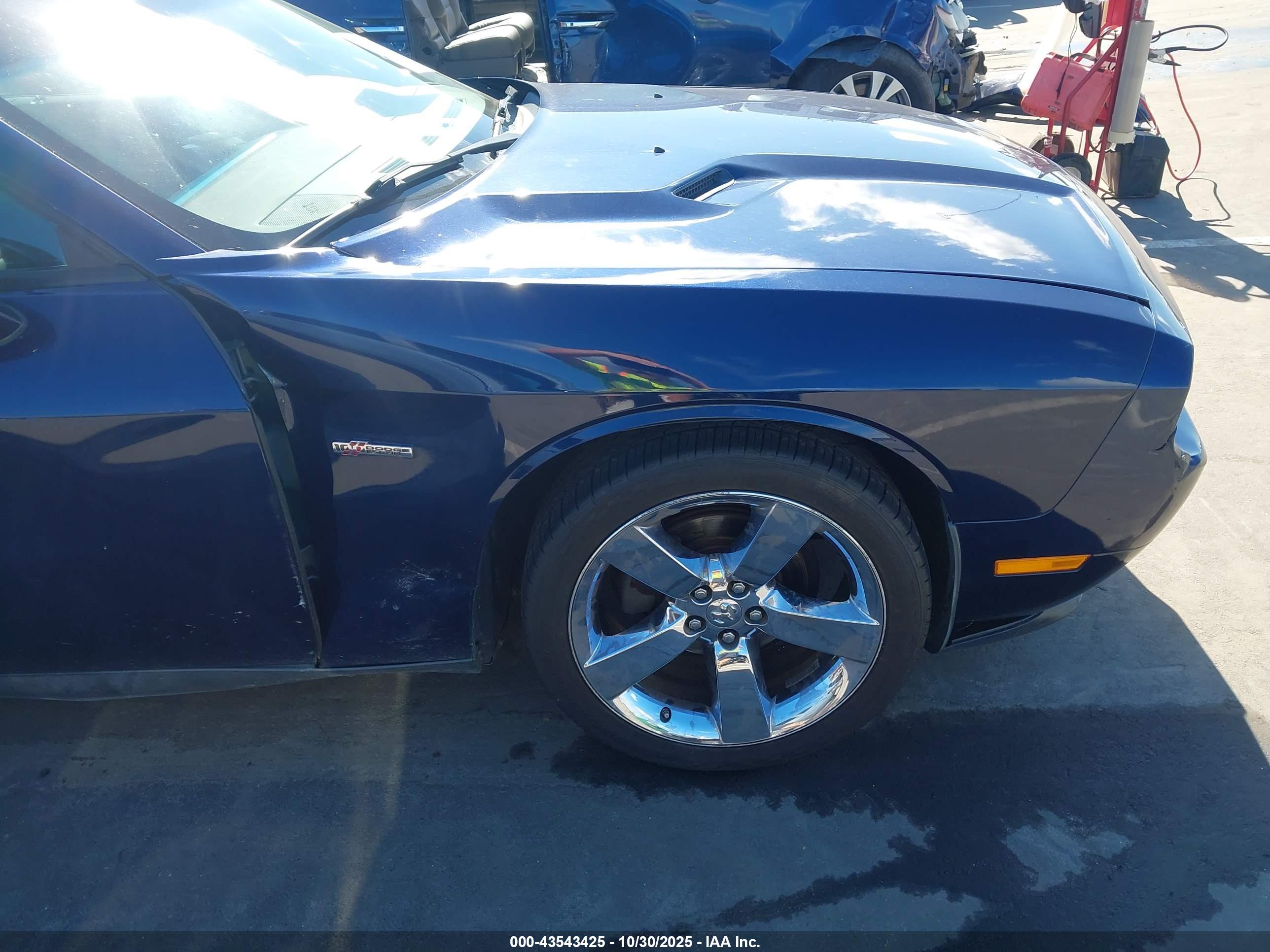 DODGE CHALLENGER image 6