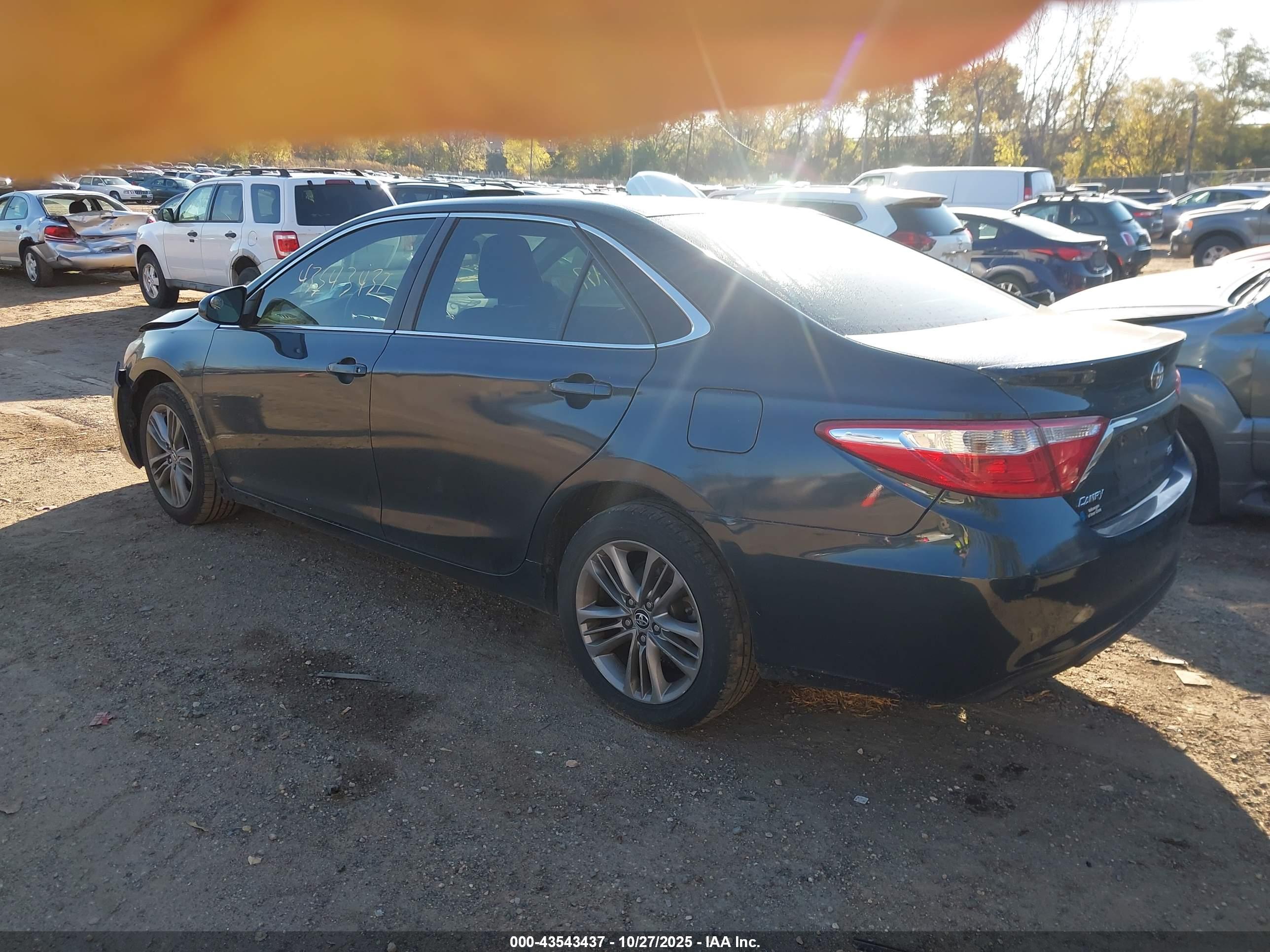TOYOTA CAMRY image 3
