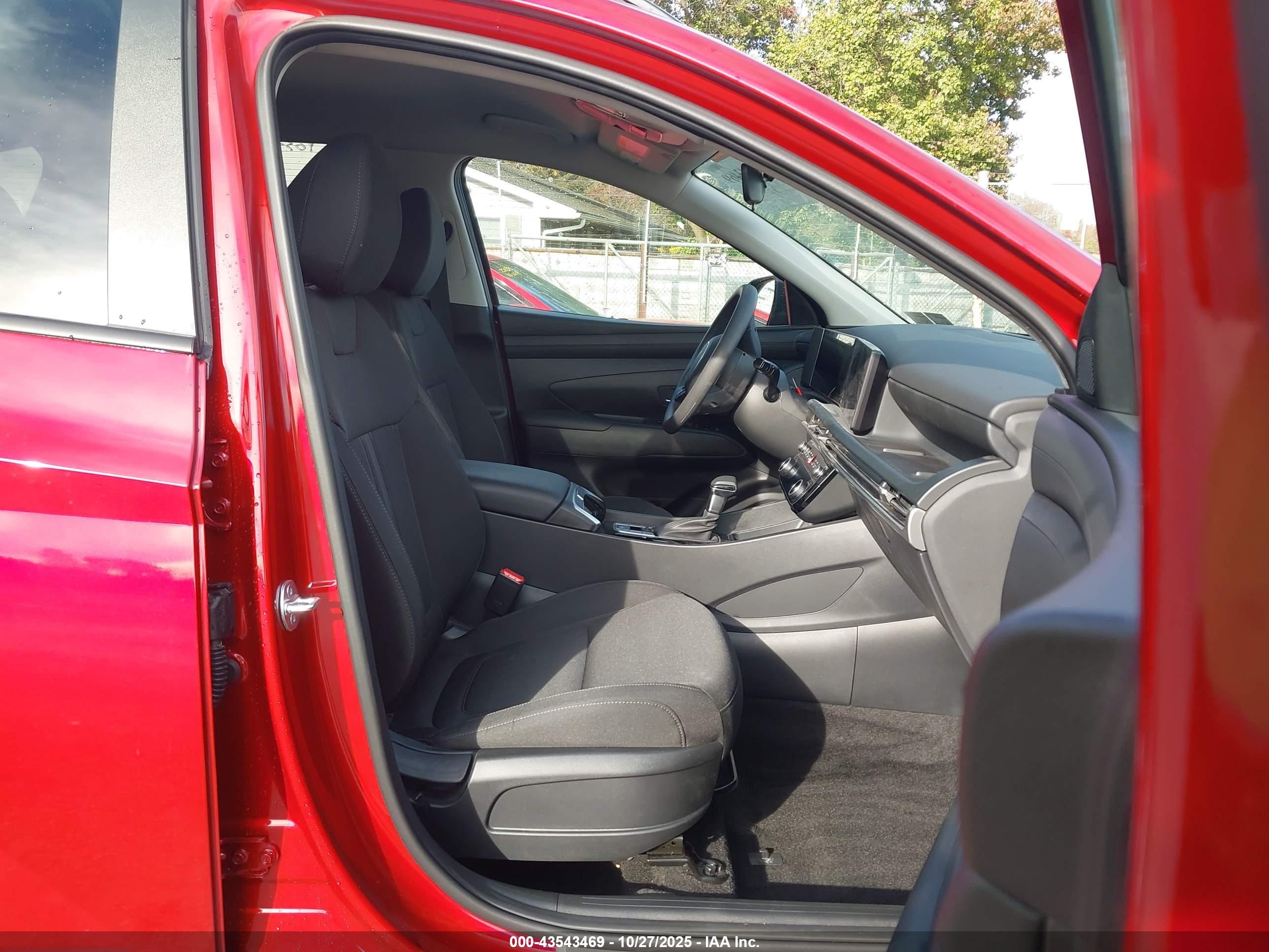 HYUNDAI TUCSON image 5