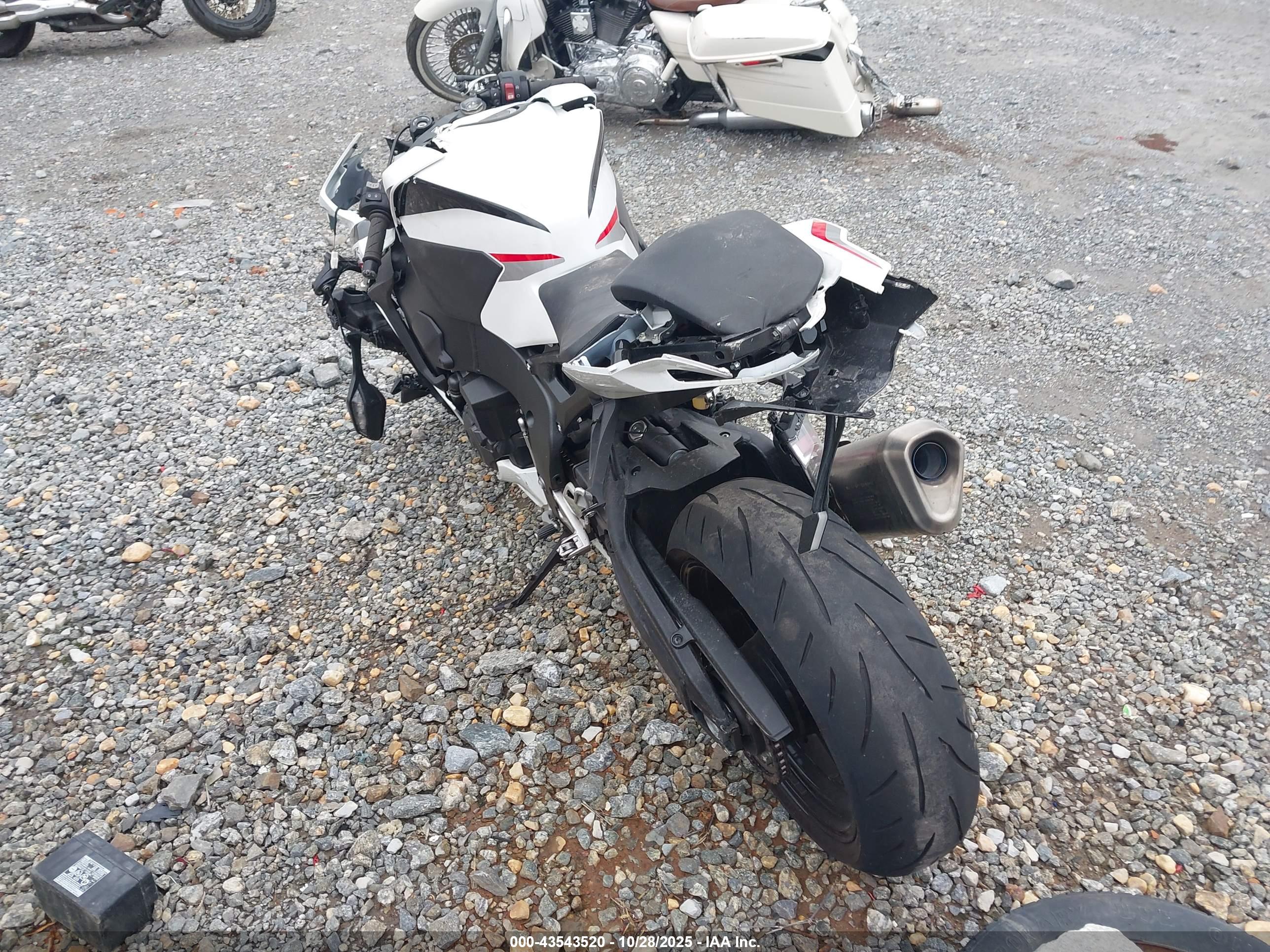 HONDA CBR1000 image 3