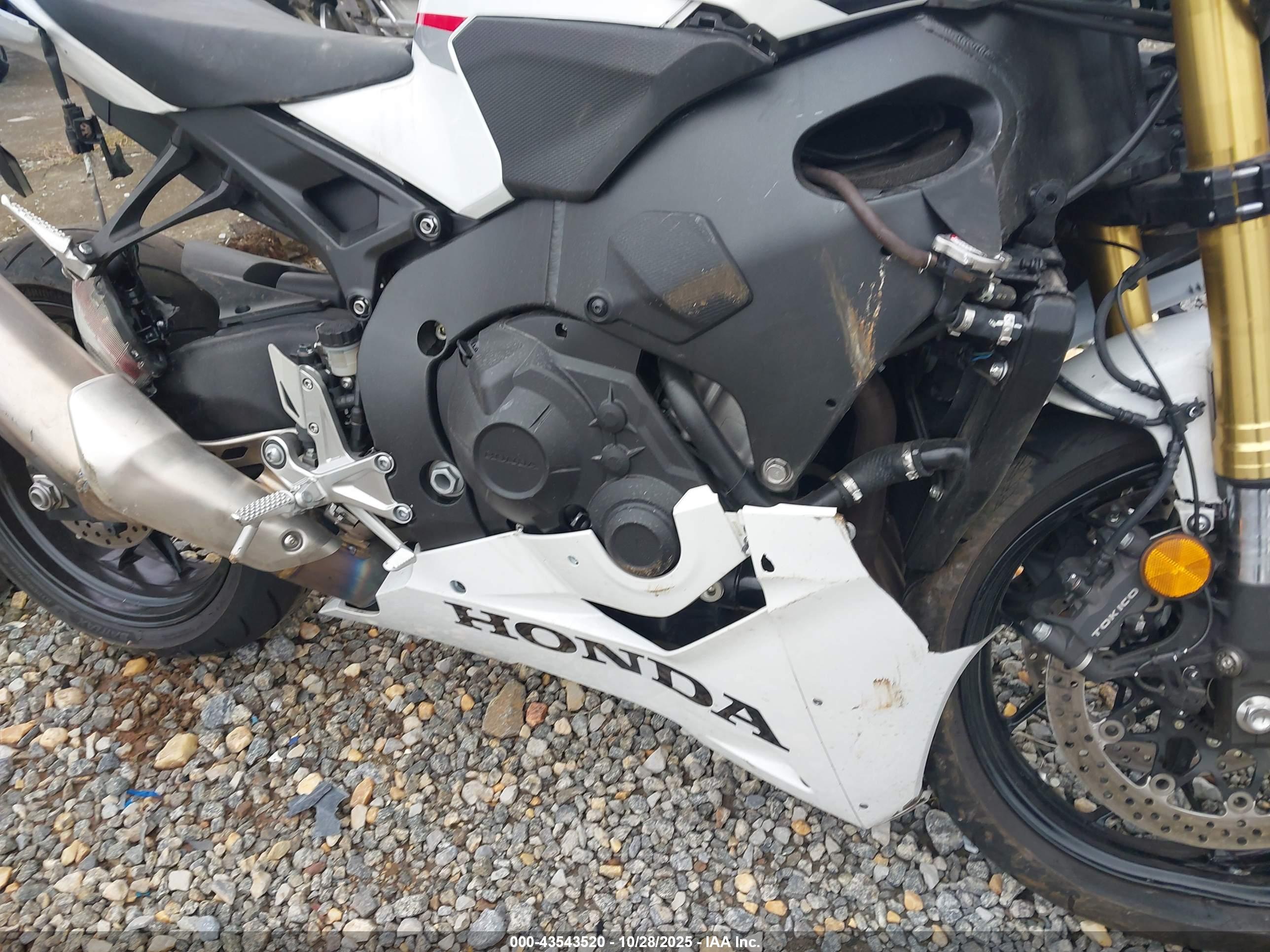HONDA CBR1000 image 8