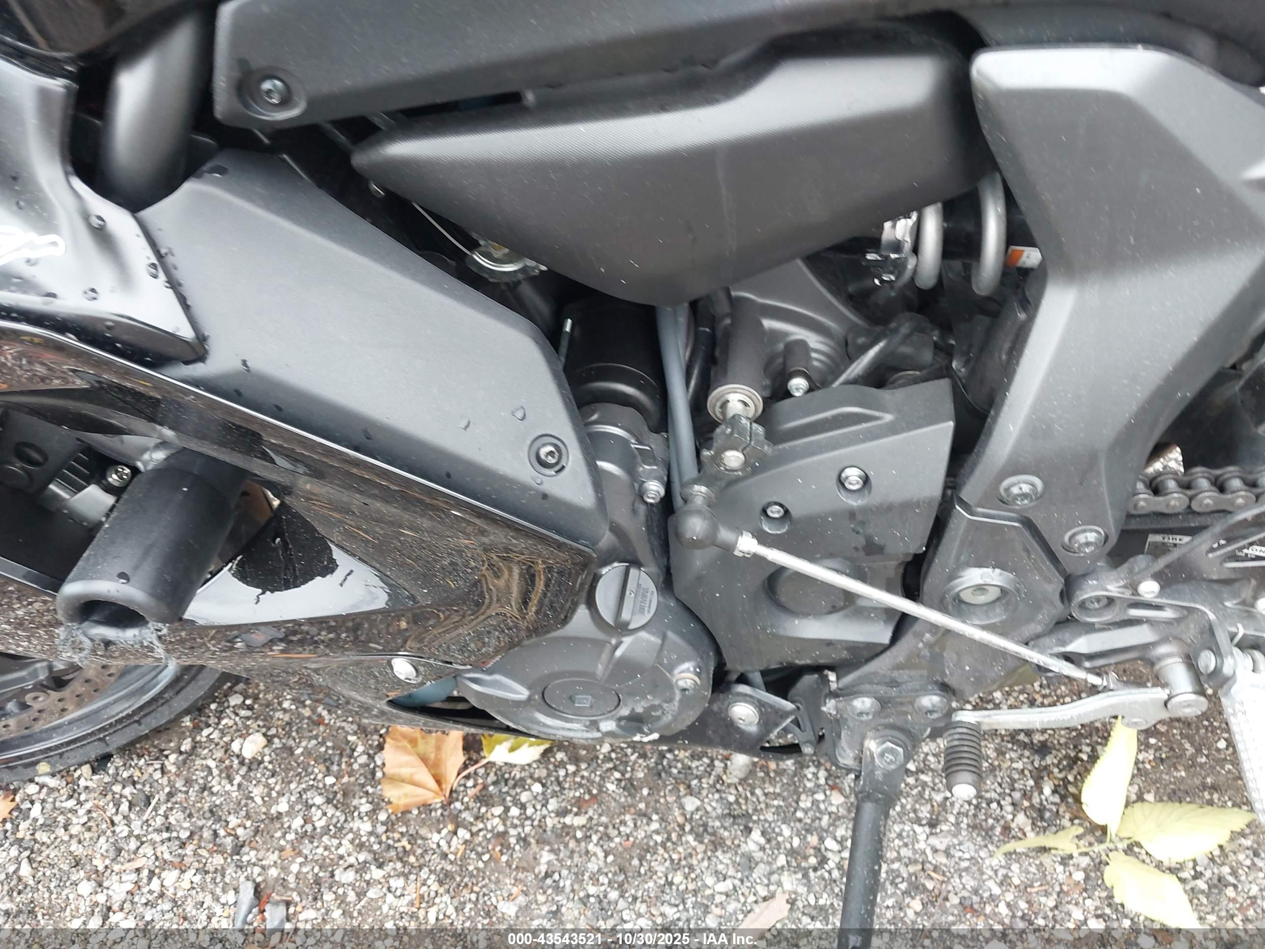 YAMAHA YZFR7 image 9