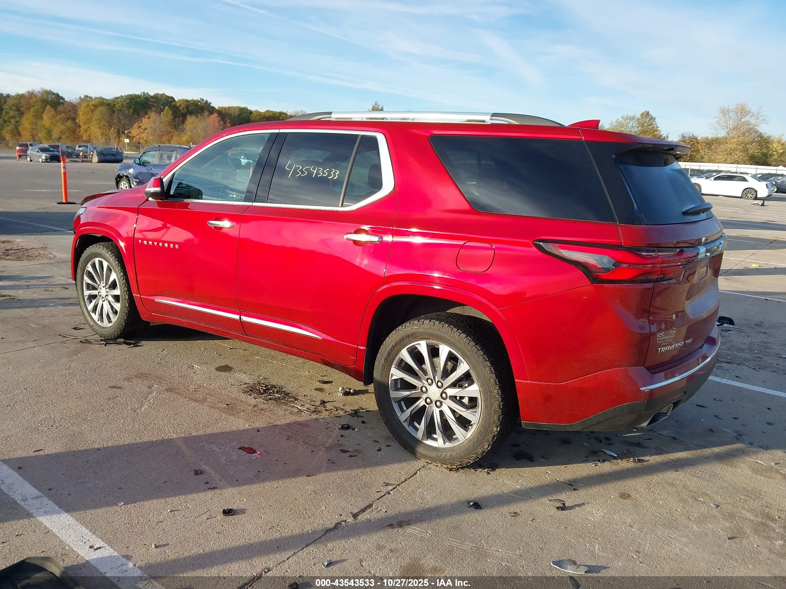 CHEVROLET TRAVERSE image 3