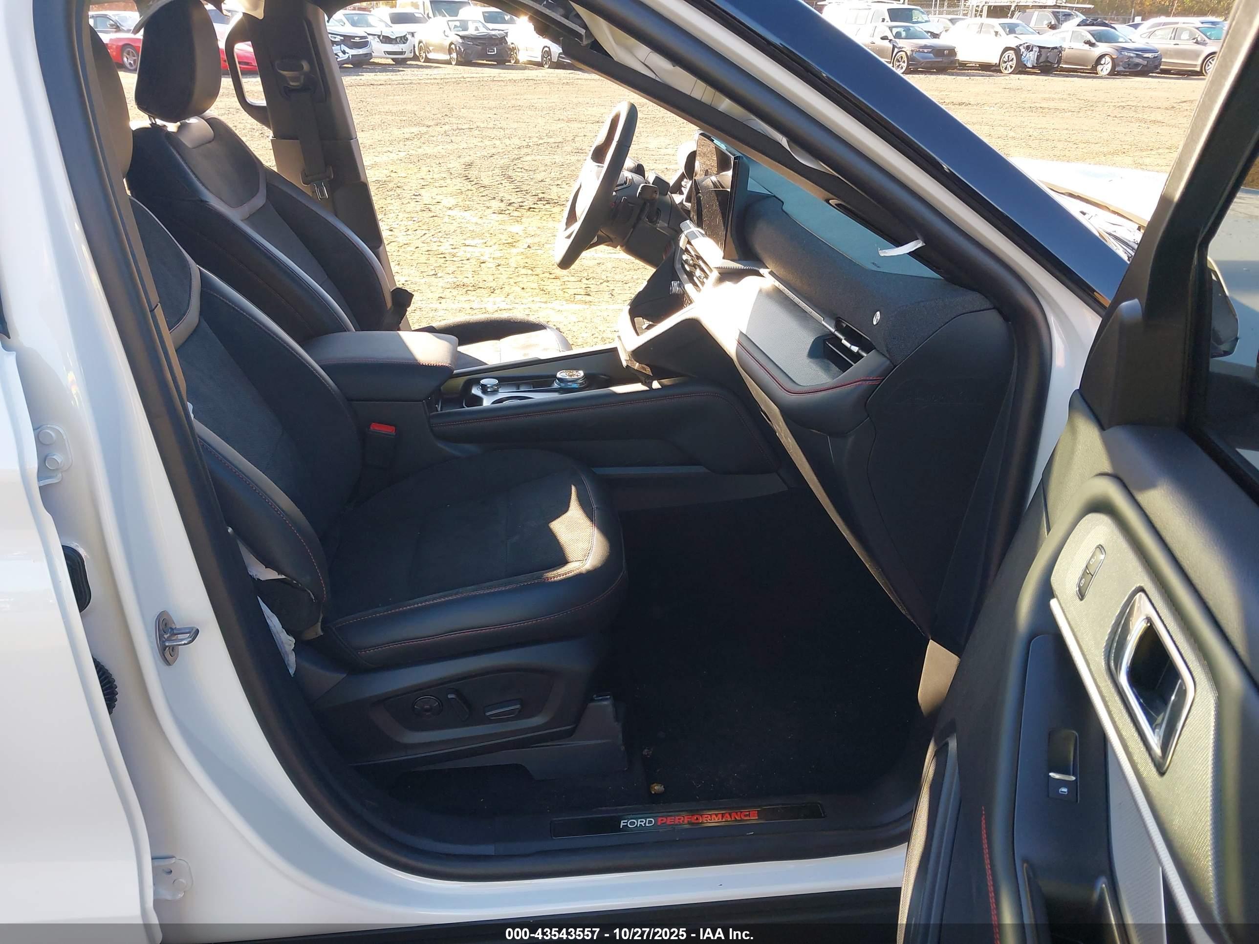 FORD EXPLORER image 5