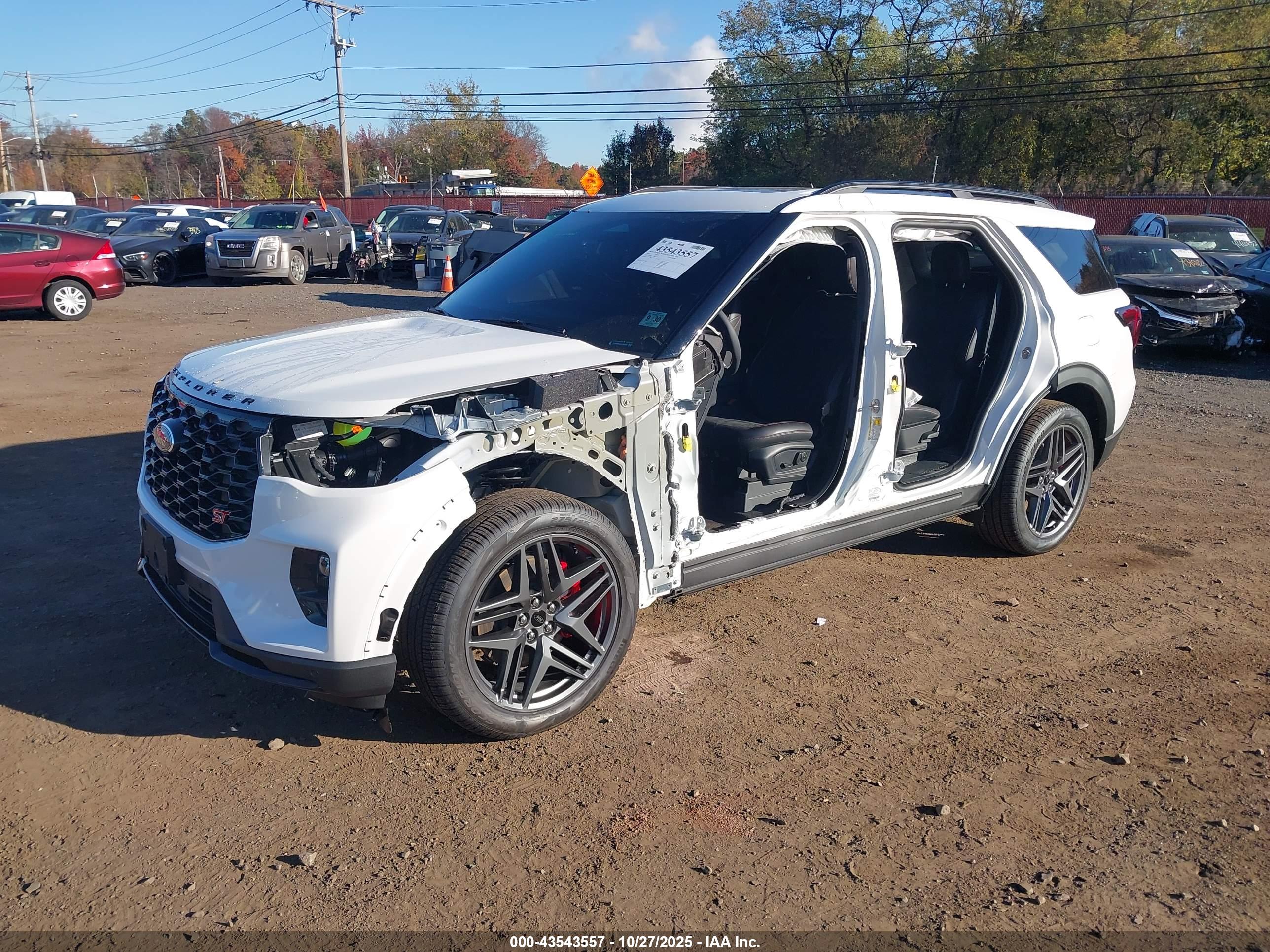 FORD EXPLORER image 6