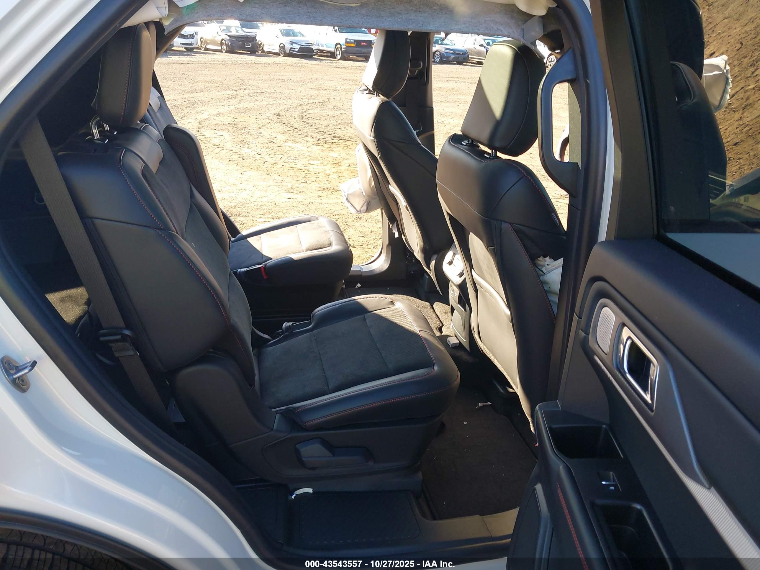 FORD EXPLORER image 8