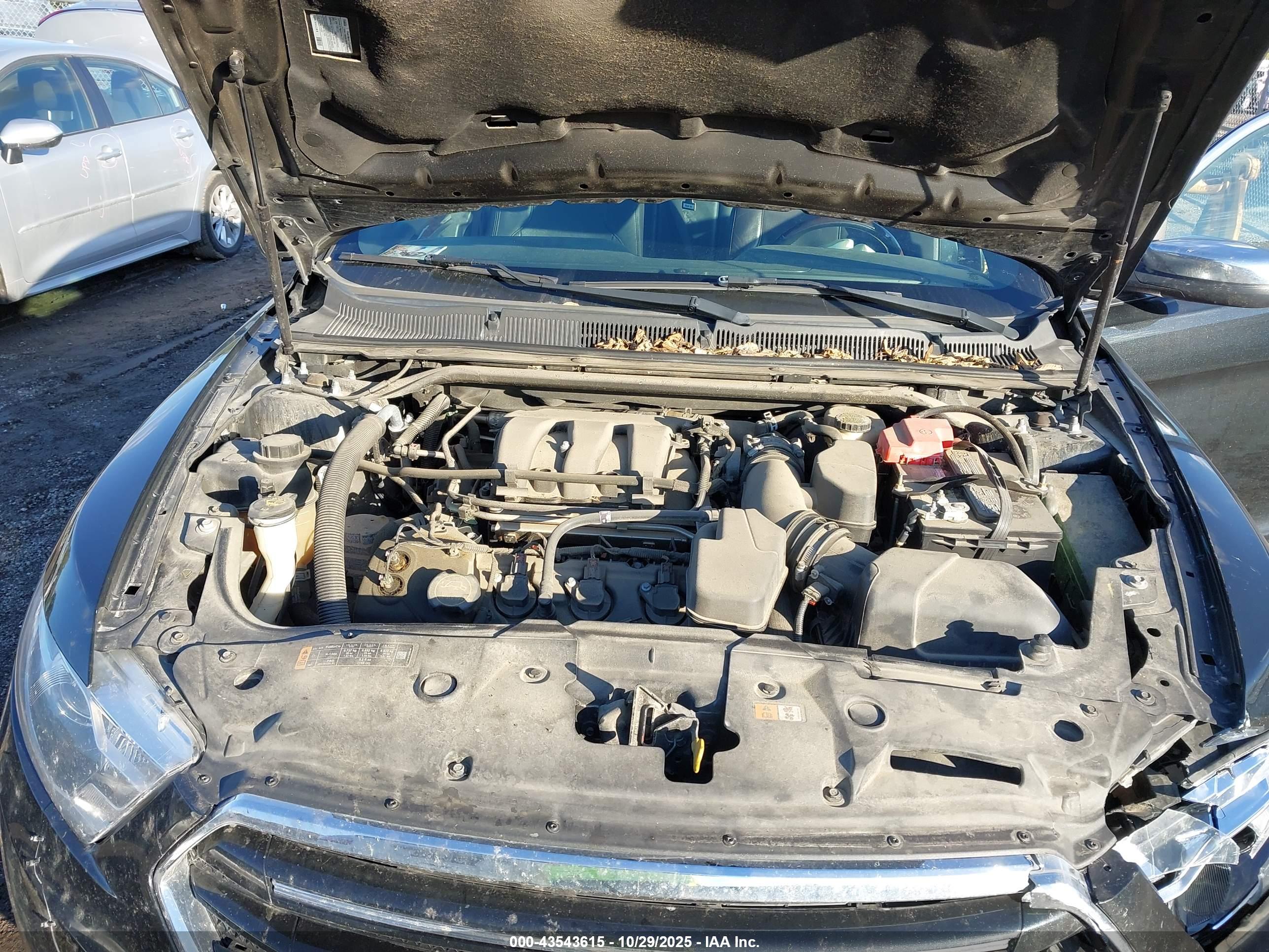 FORD TAURUS image 10