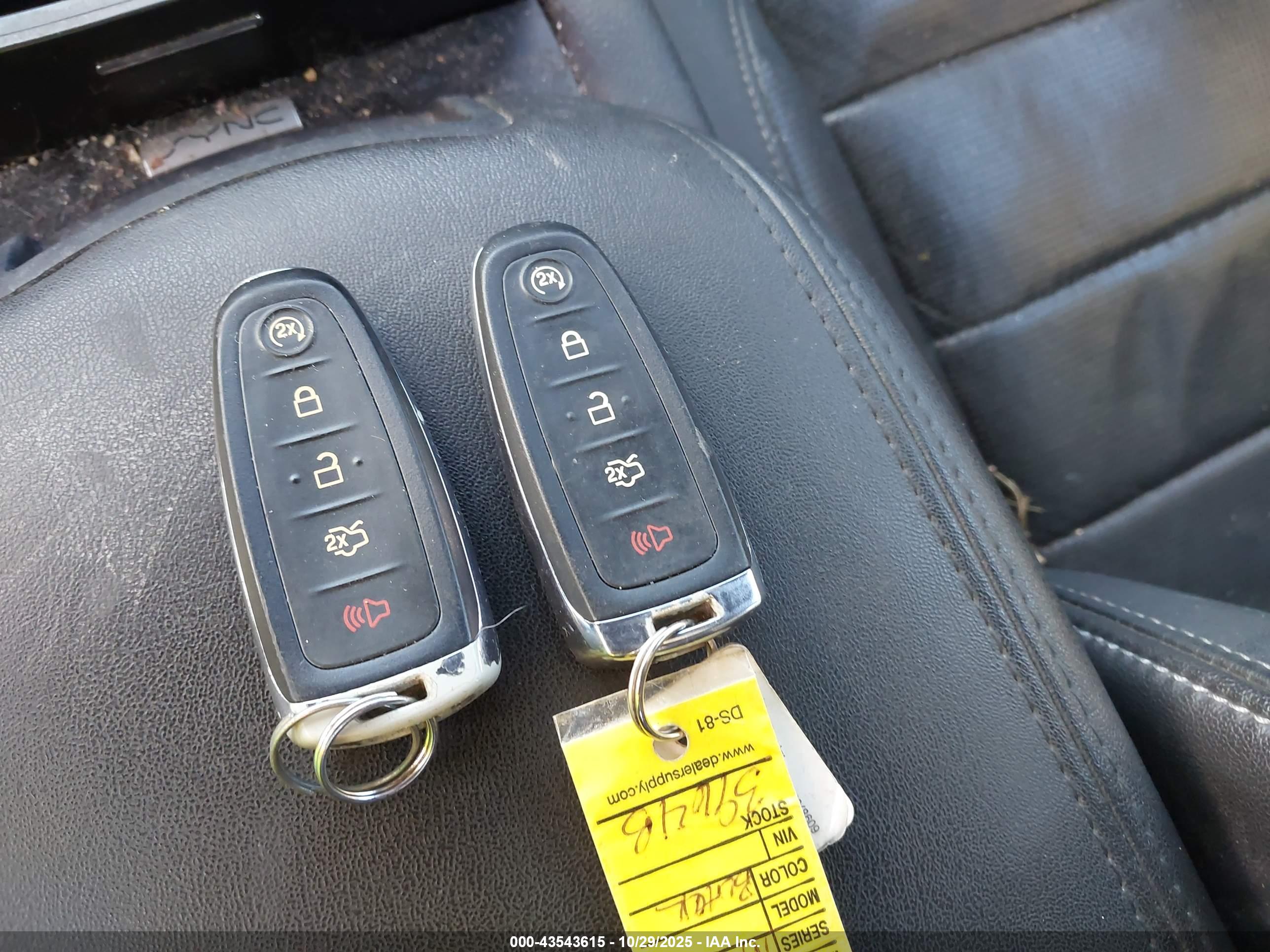 FORD TAURUS image 11