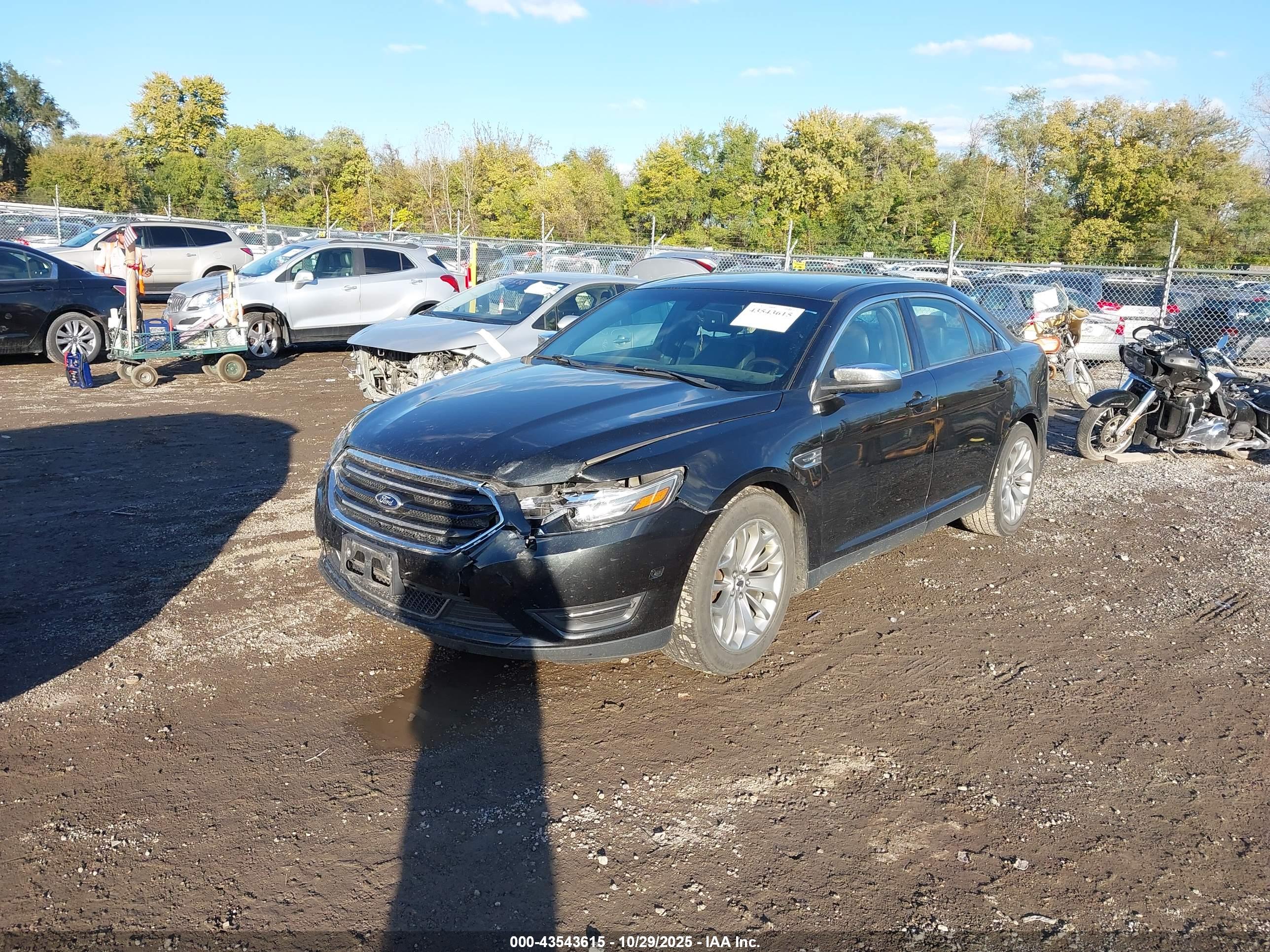 FORD TAURUS image 2