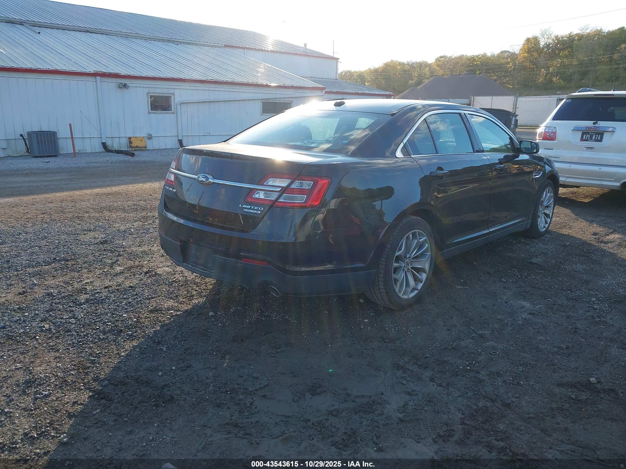FORD TAURUS image 4