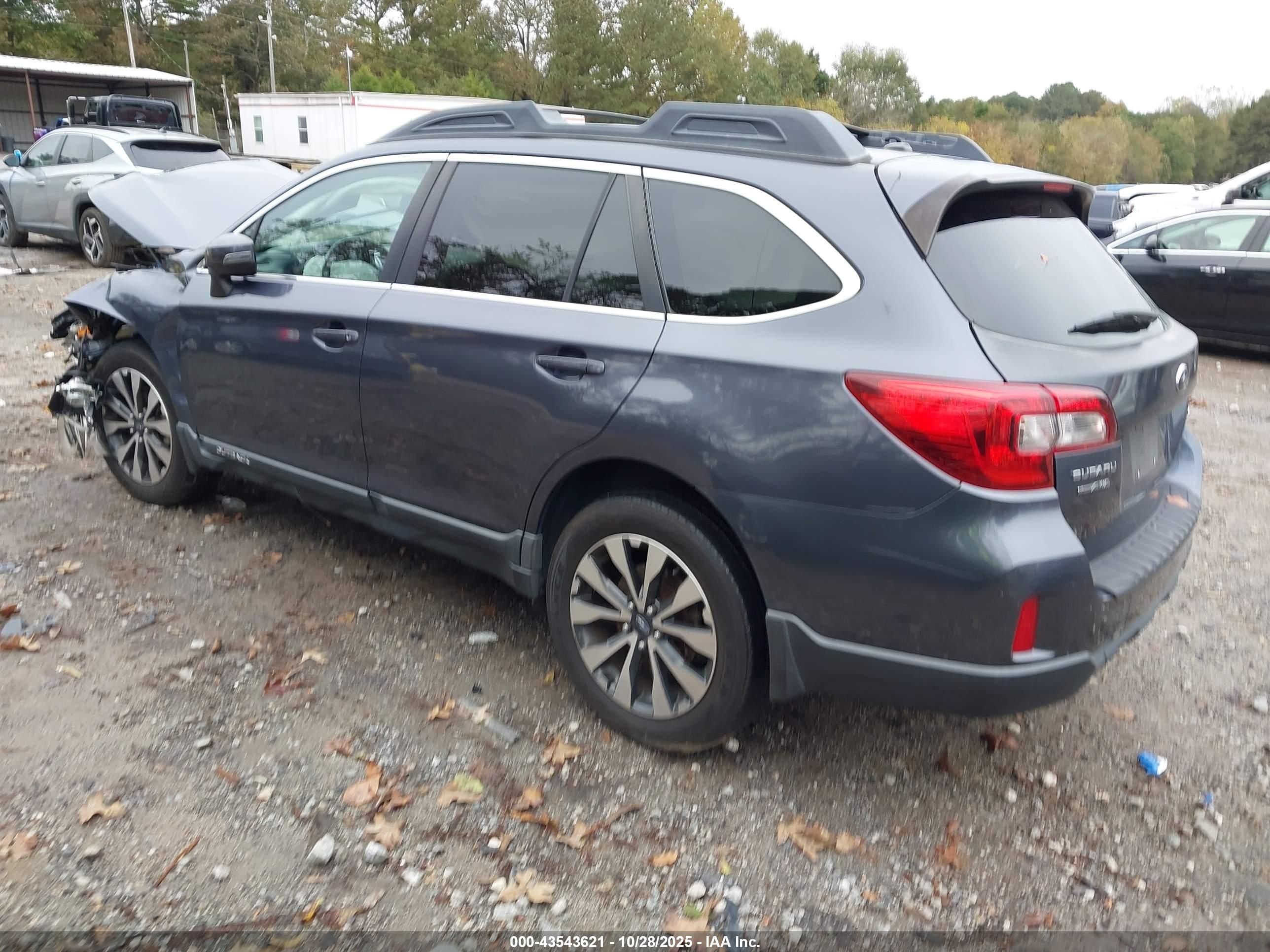 SUBARU OUTBACK image 3