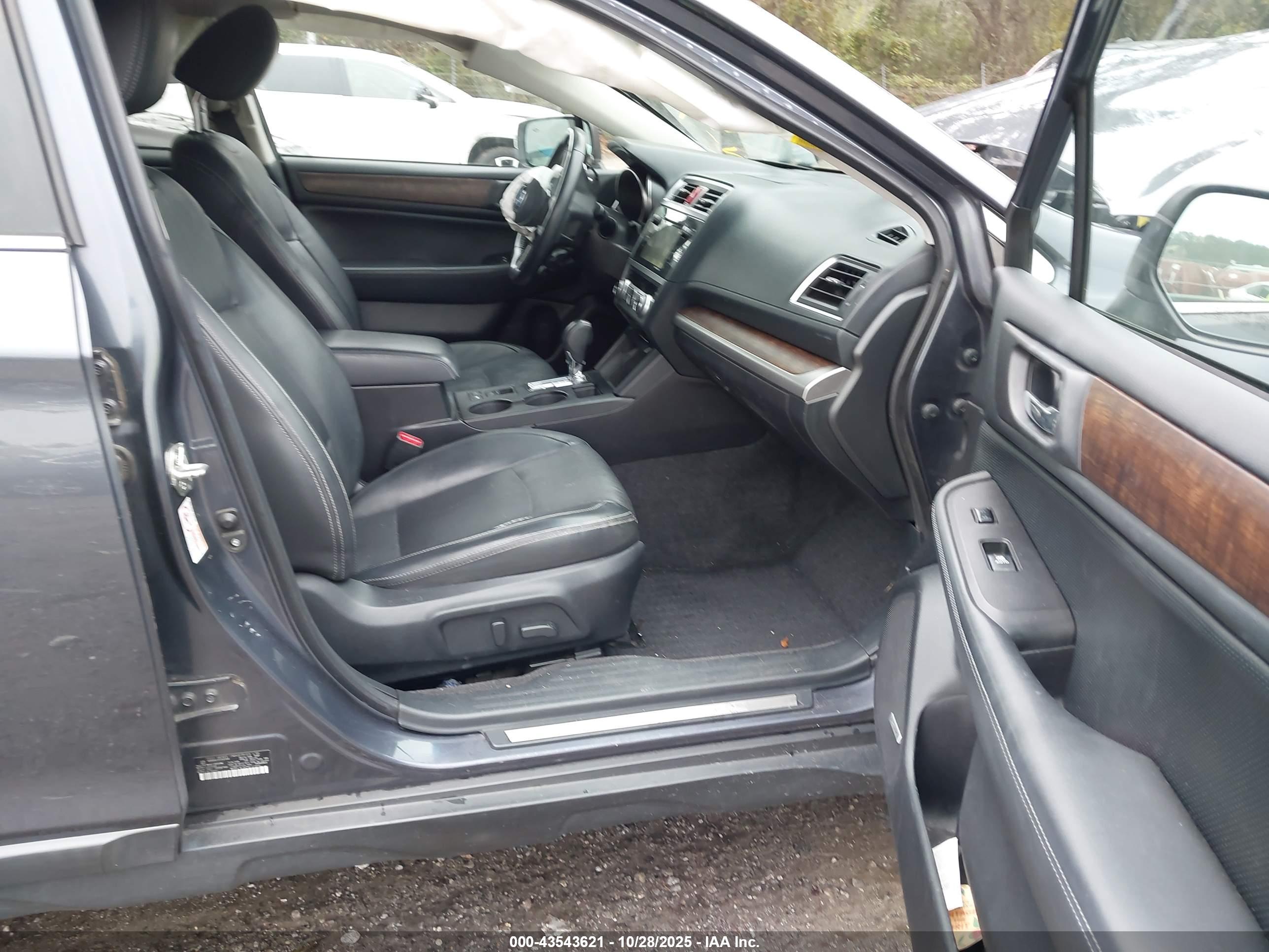 SUBARU OUTBACK image 5