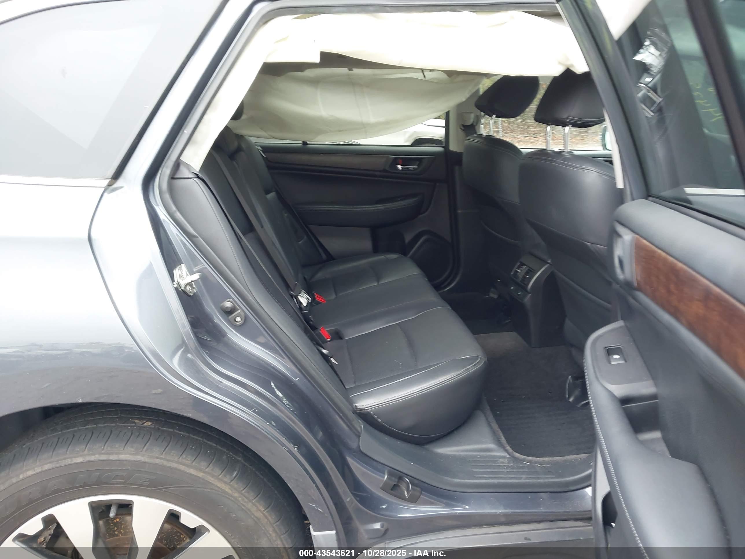 SUBARU OUTBACK image 8