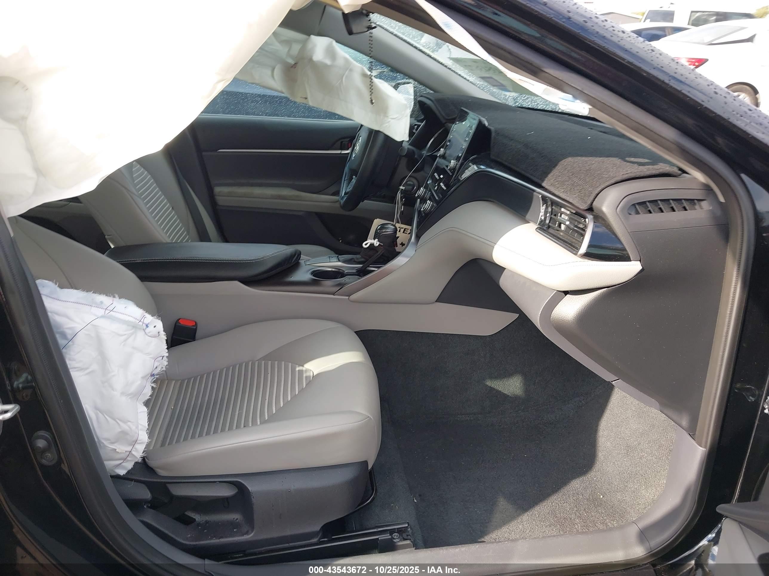 TOYOTA CAMRY image 5