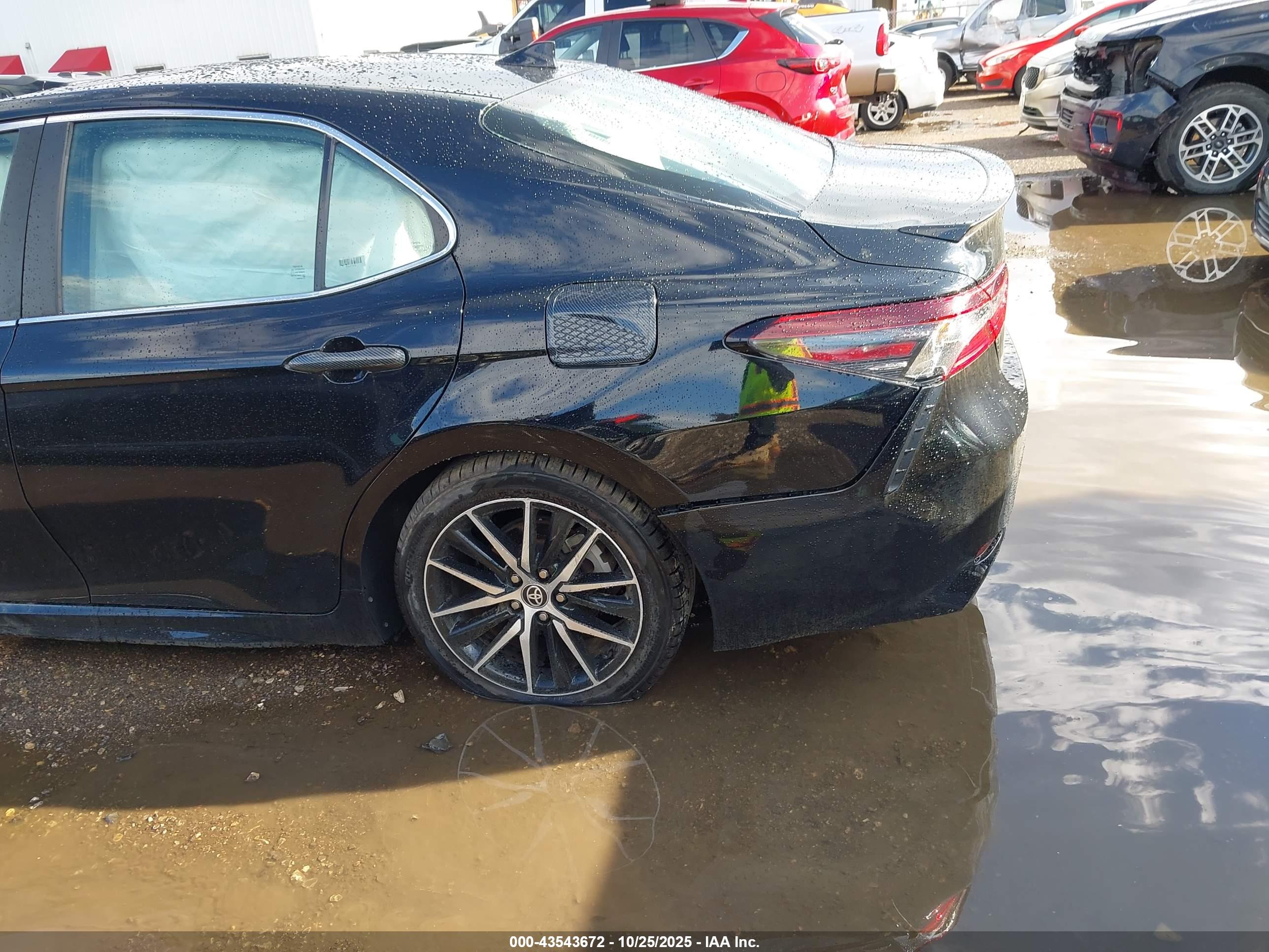 TOYOTA CAMRY image 6