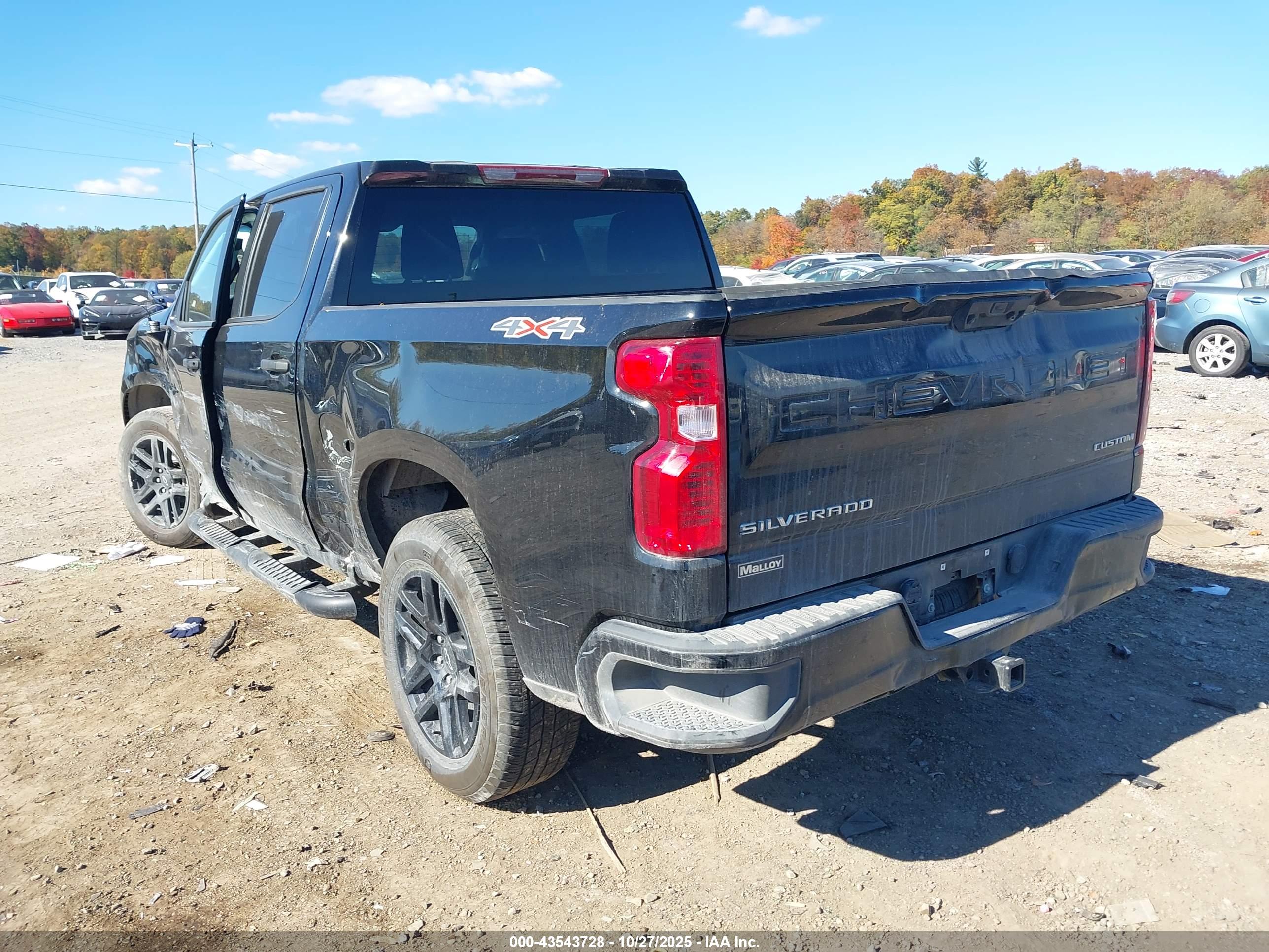 CHEVROLET SILVERADO image 3