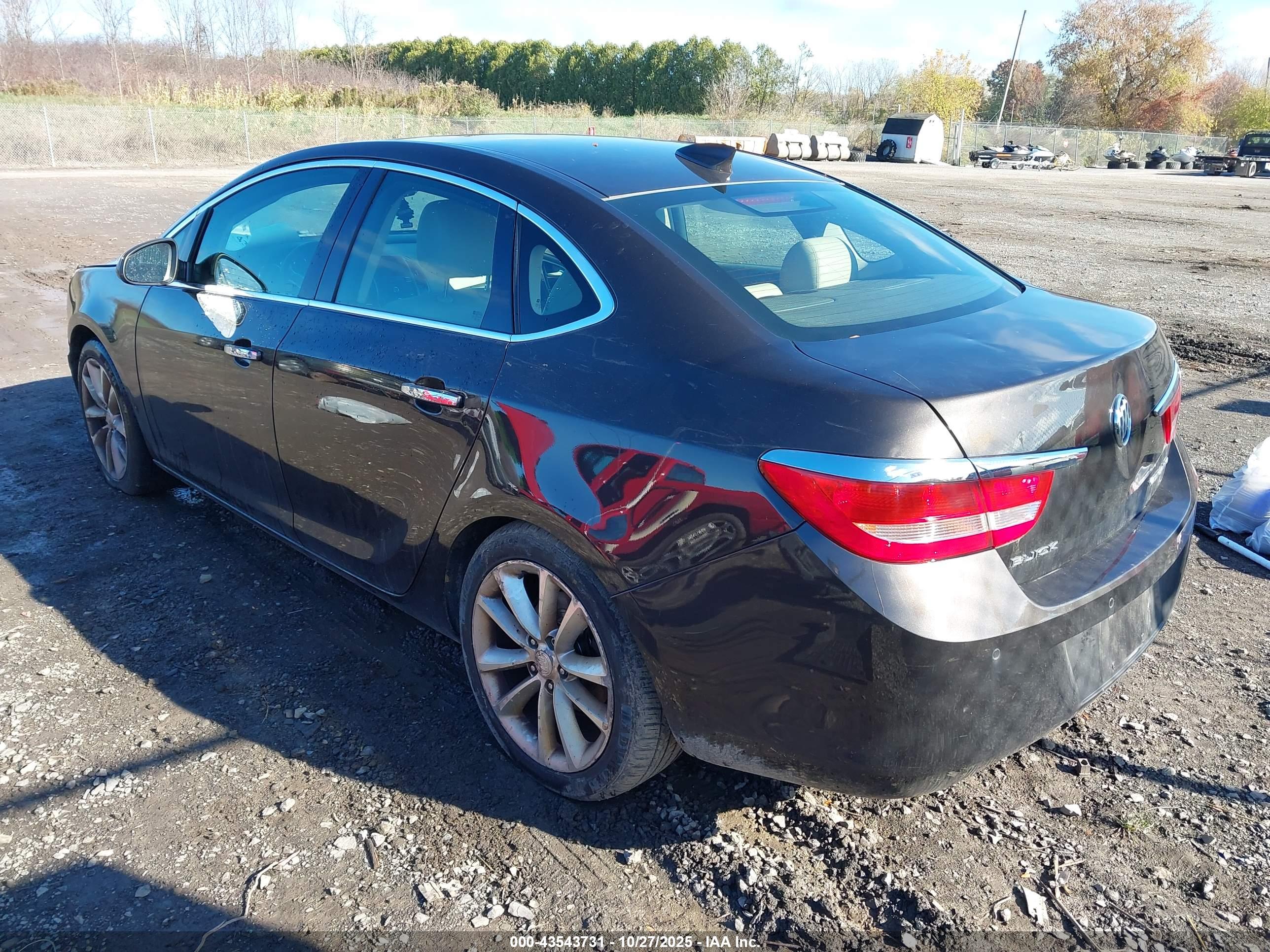 BUICK VERANO image 3