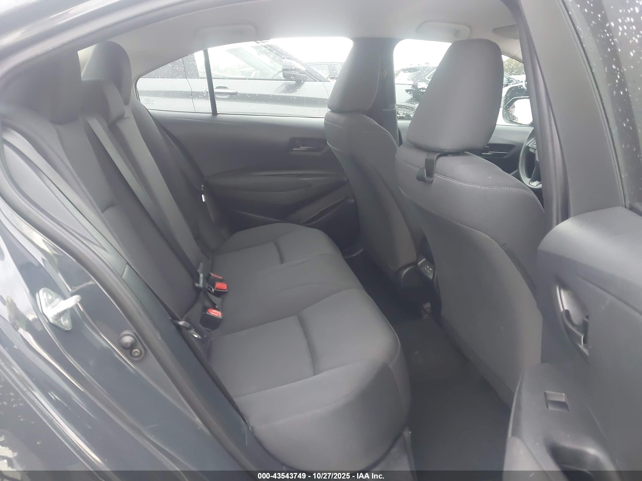 TOYOTA COROLLA image 8