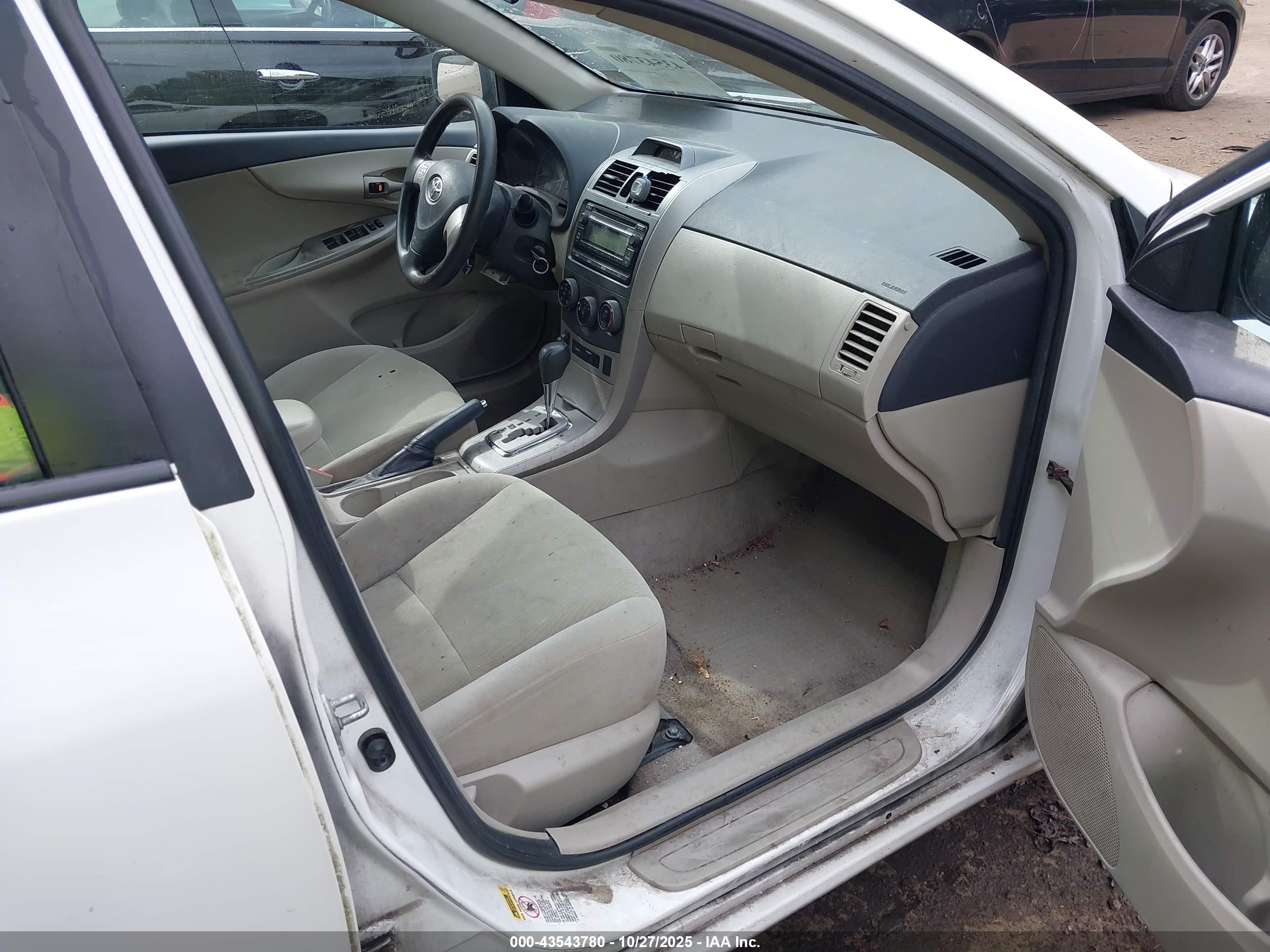 TOYOTA COROLLA image 5
