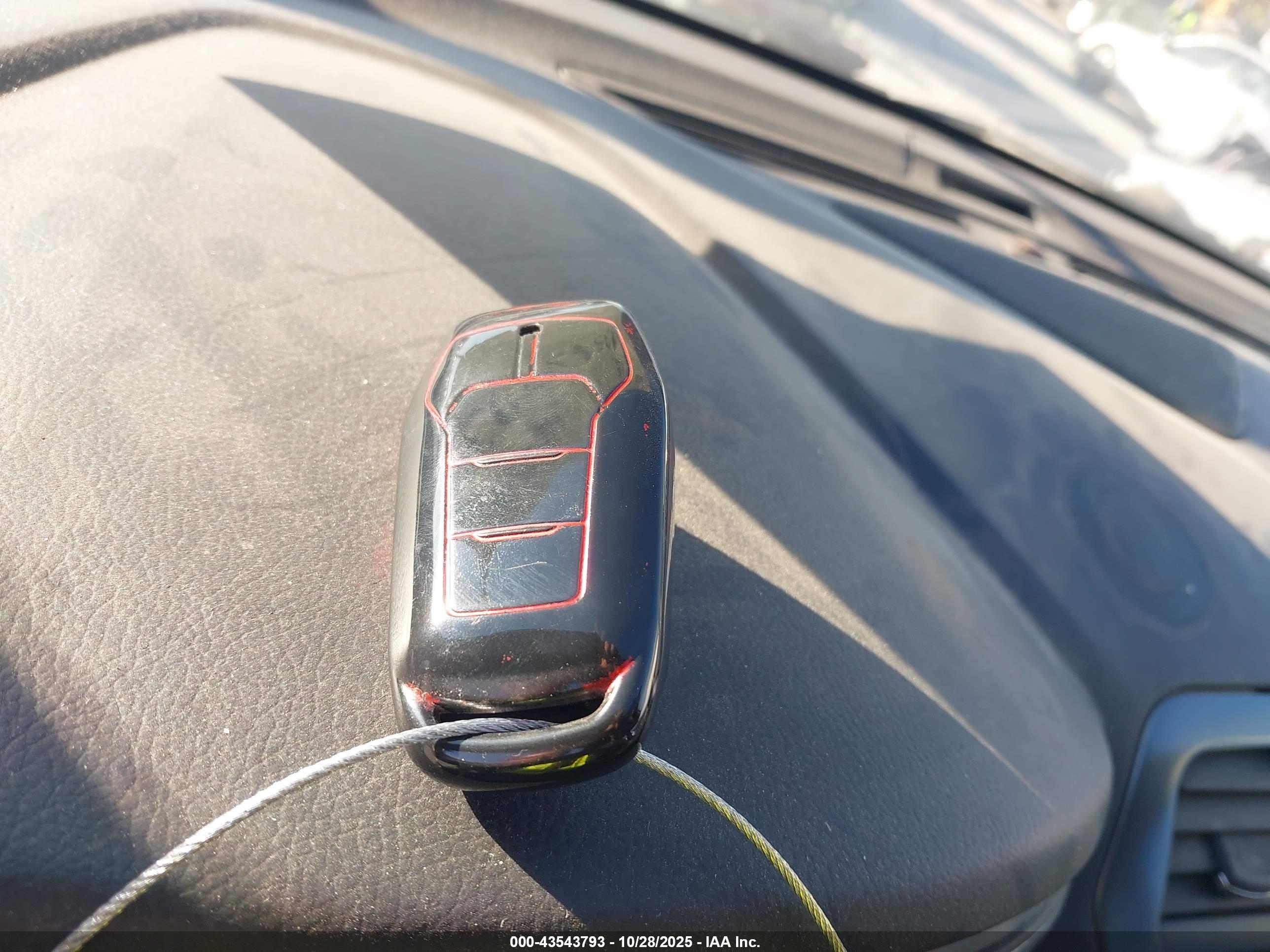 FORD FUSION image 11