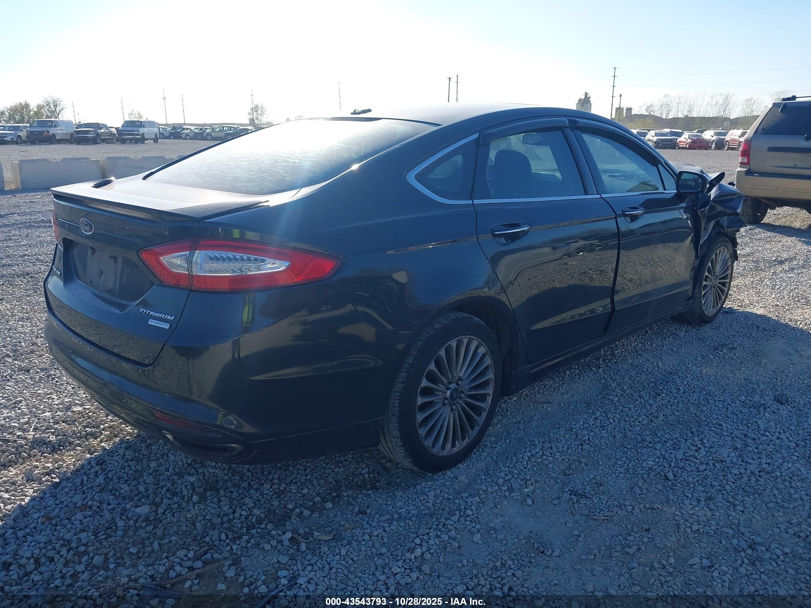 FORD FUSION image 4