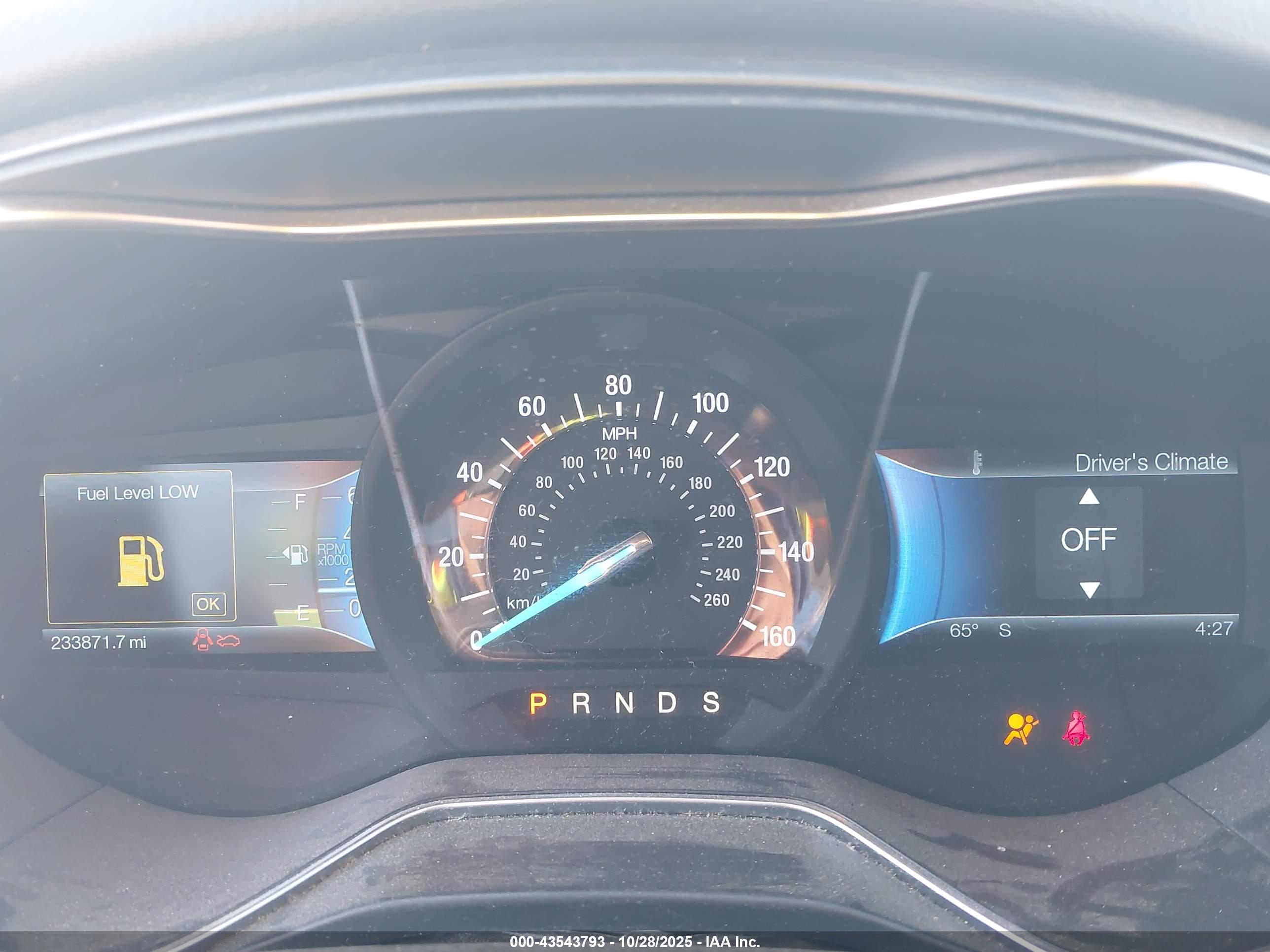 FORD FUSION image 7